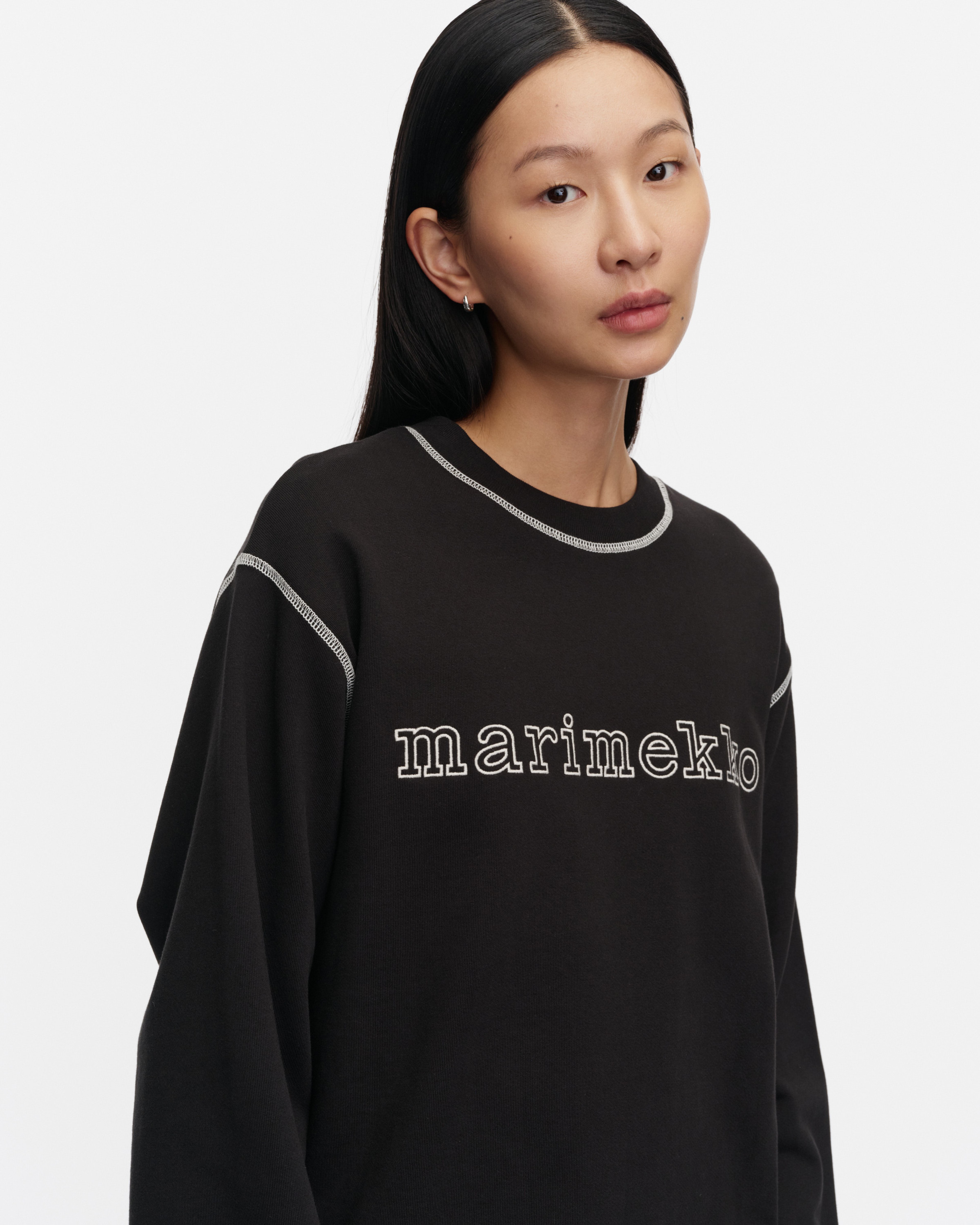 Lotjata Logo Placement Sweatshirt „Kioski“