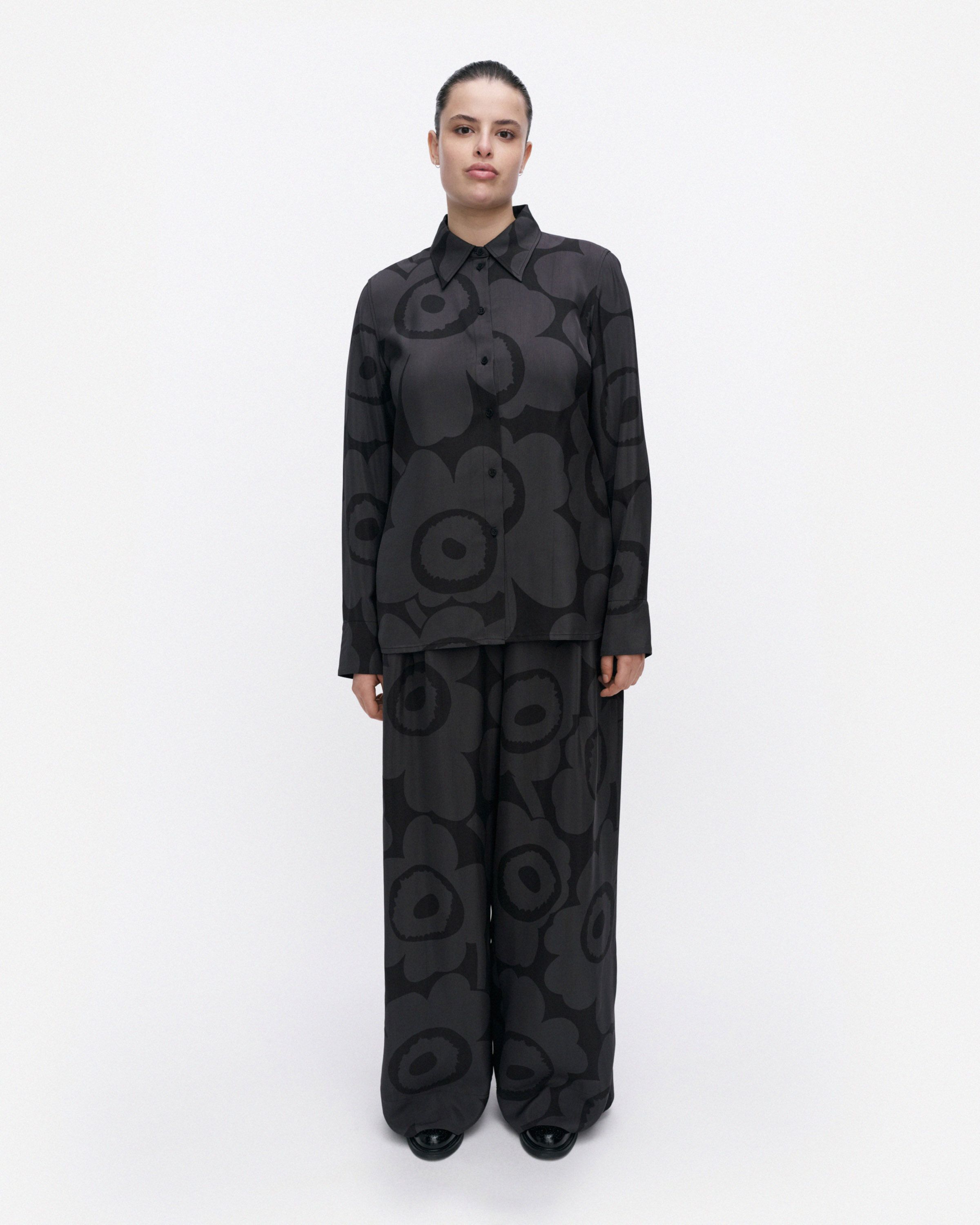 Vivahde Unikko Shirt black, dark grey | Marimekko