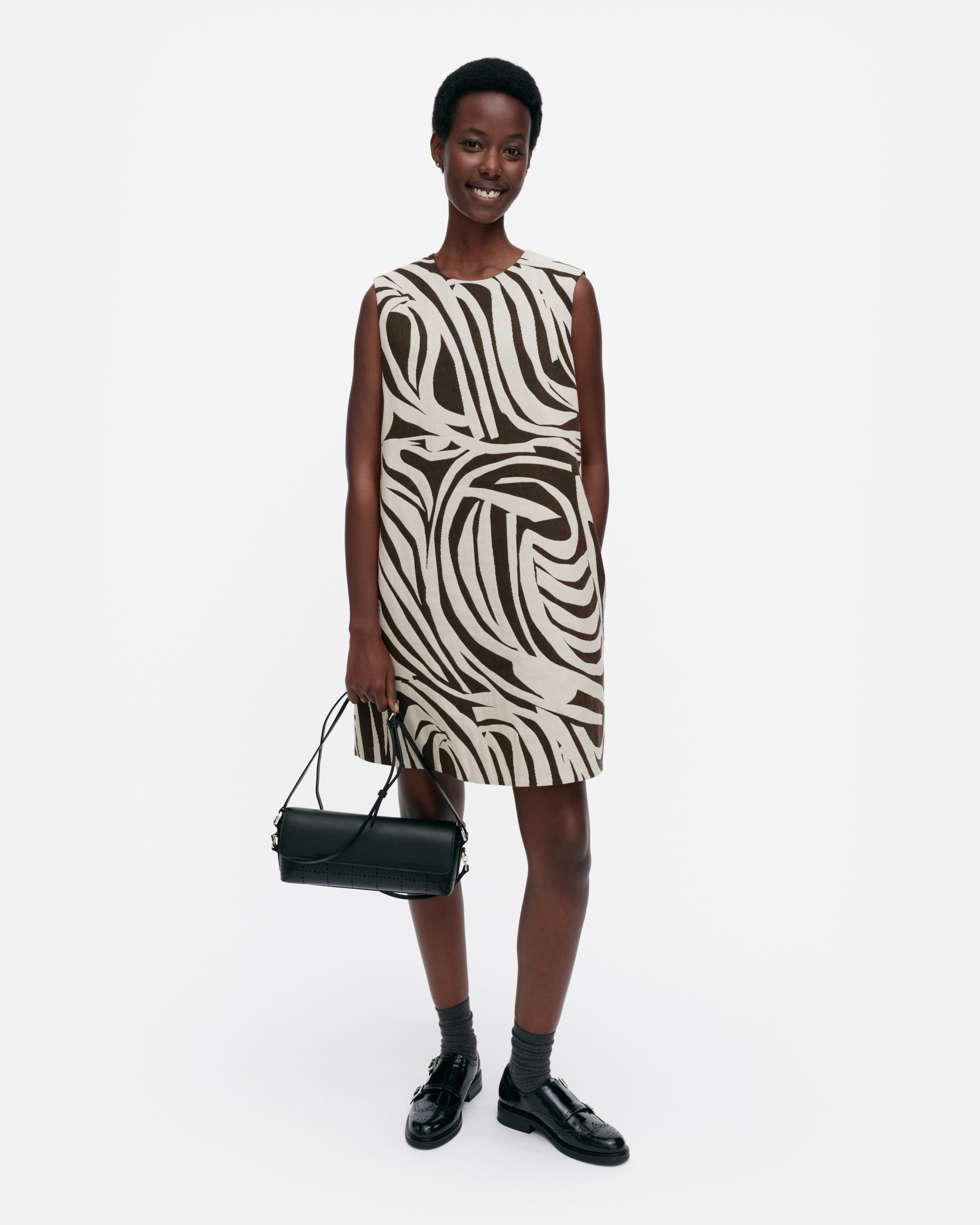 Hahmo Jokuraita, Dress, light beige, dark brown,