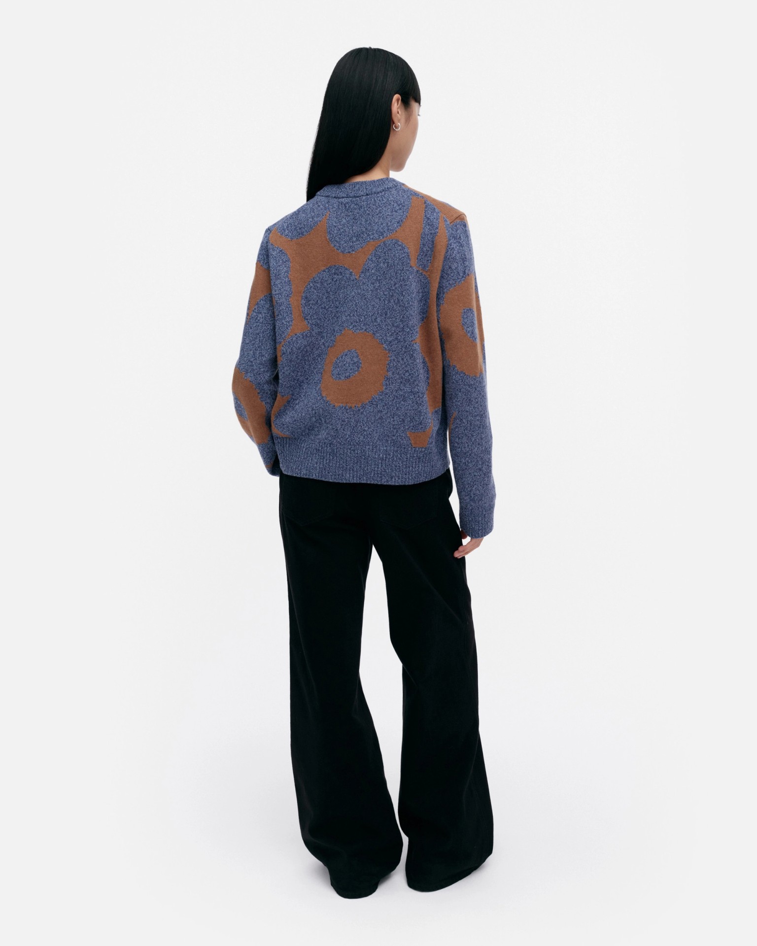 Aatto Unikko, Knitted pullover, blue, brown,
