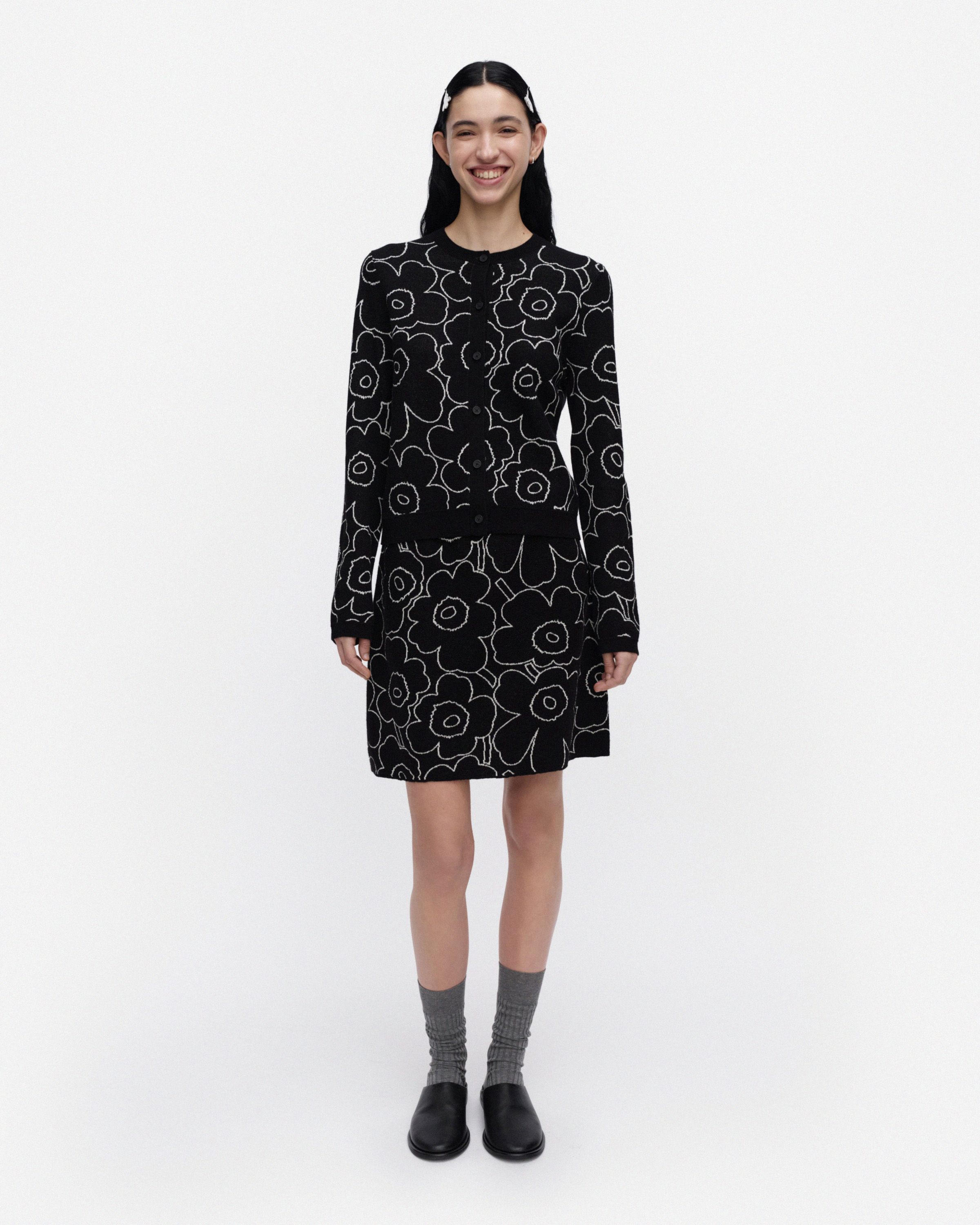 Villi Piirto Unikko Knitted cardigan black, off white | Marimekko
