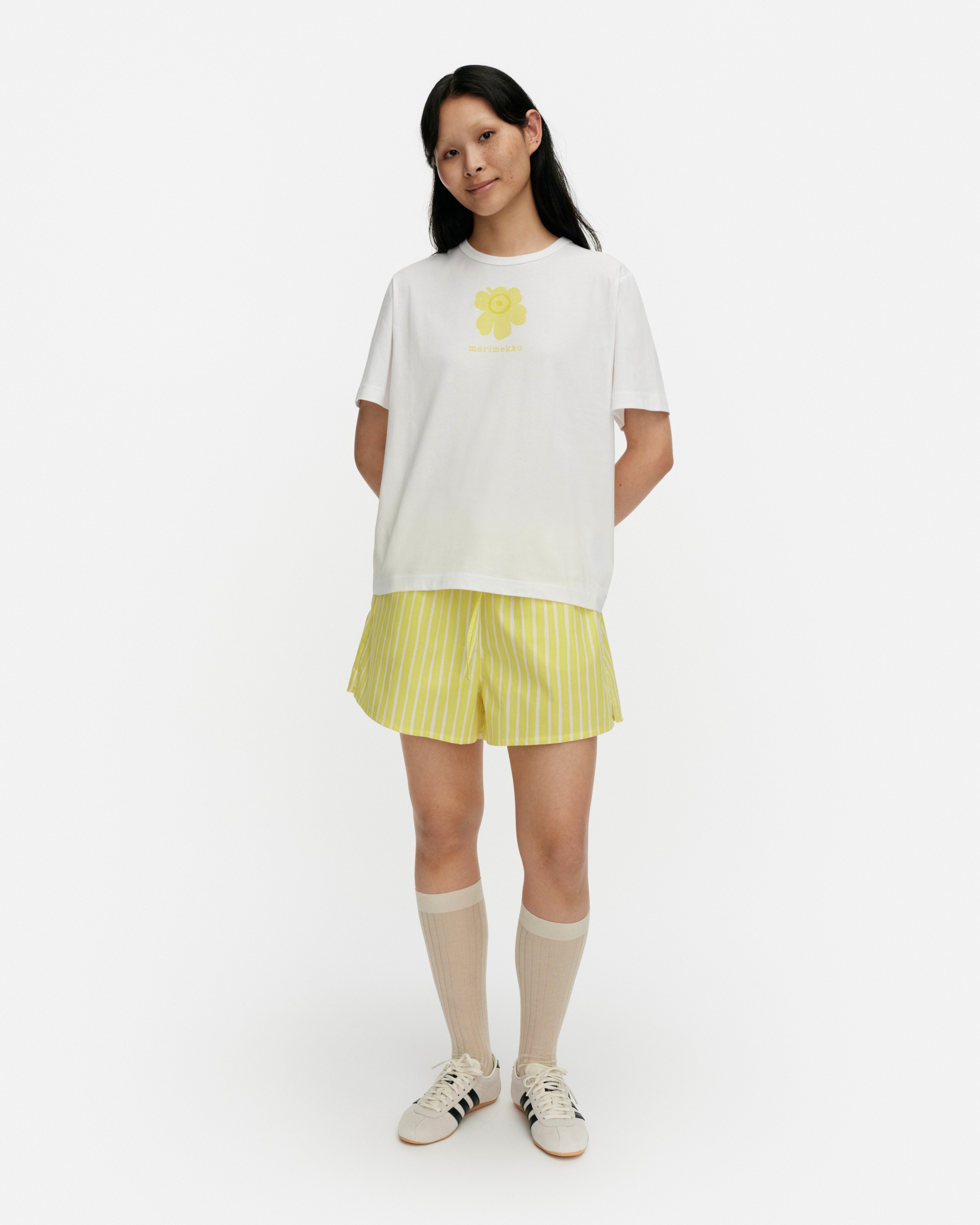 Erna Unikko Placement, Kioski t-shirt, white, yellow,