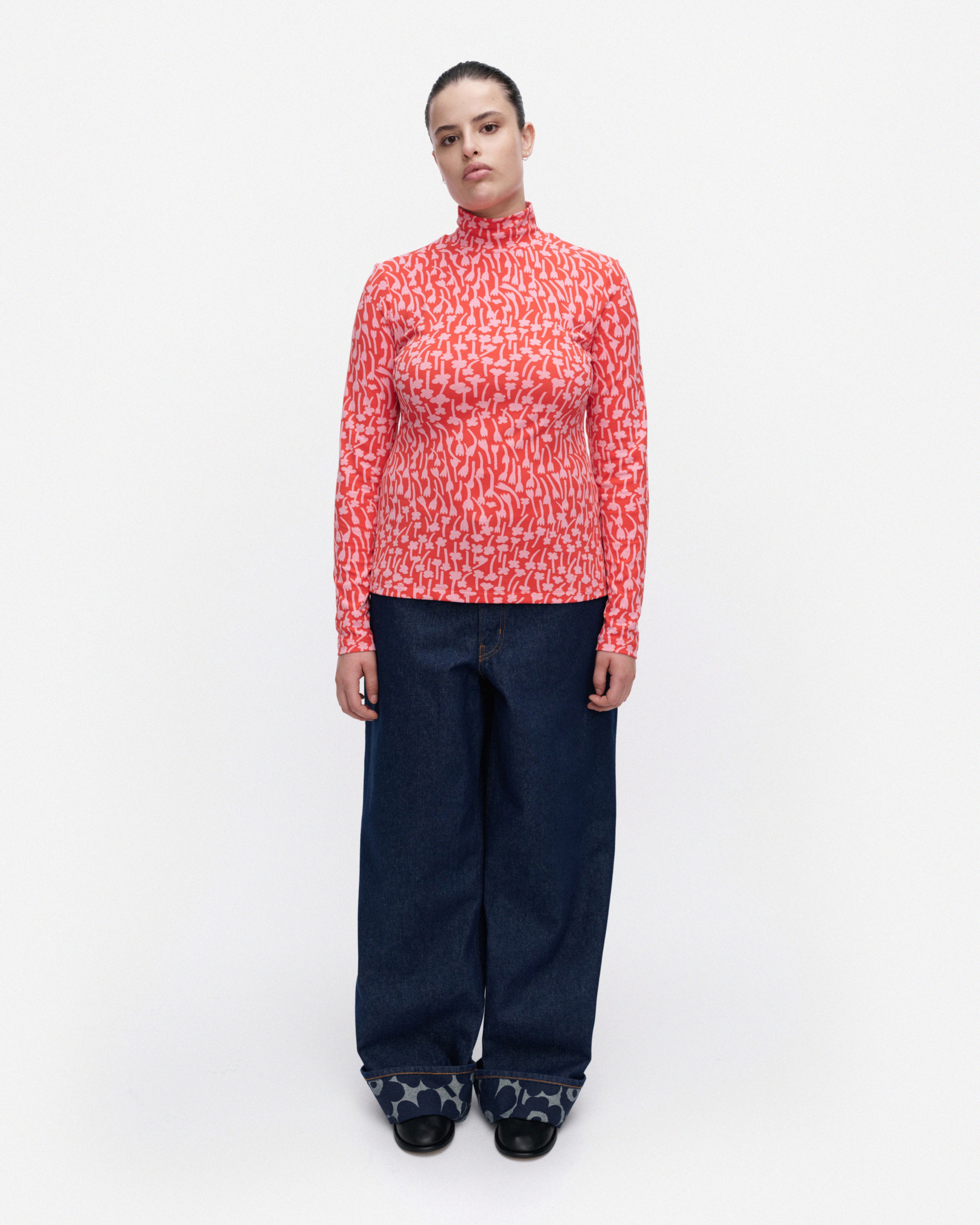 Jäkälä Tuulahdus, Turtleneck shirt, red, rose,