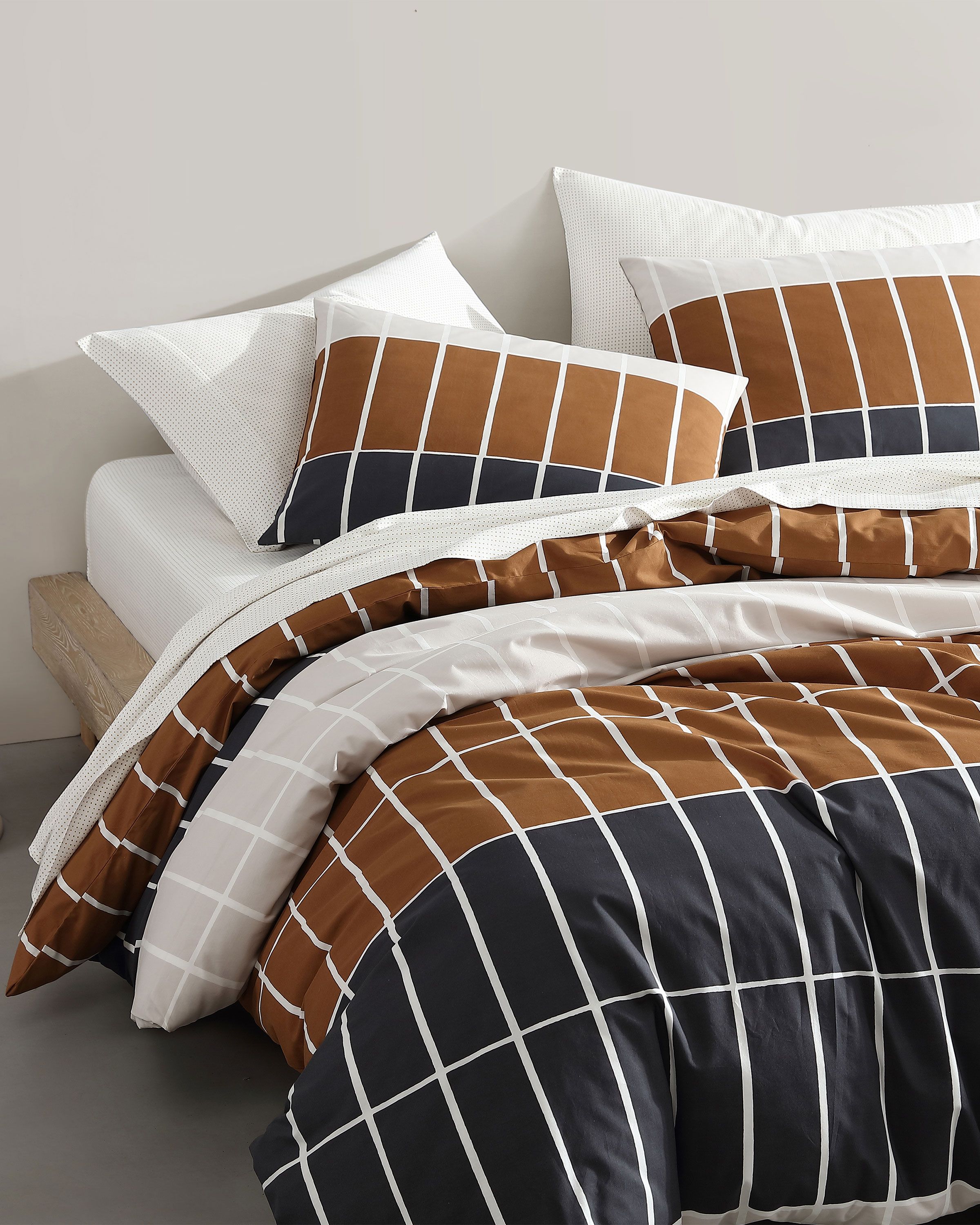 Tiiliskivi King Duvet Cover and Sham set