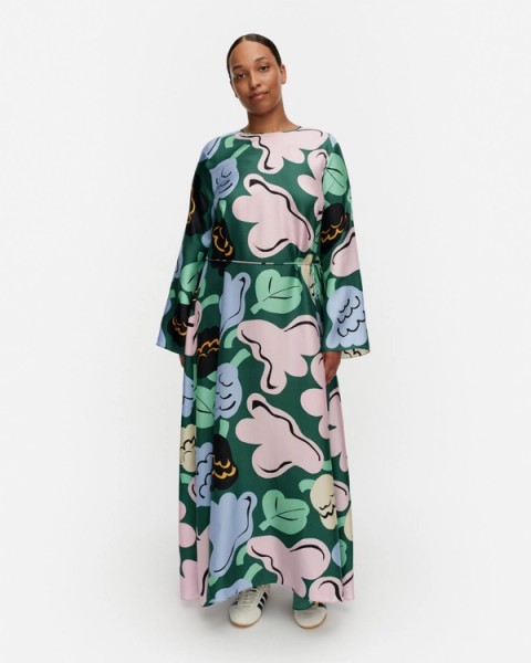 Kaunista Kukasta Kukkaan Silk dress Kaunista Kukasta Kukkaan Silk dress