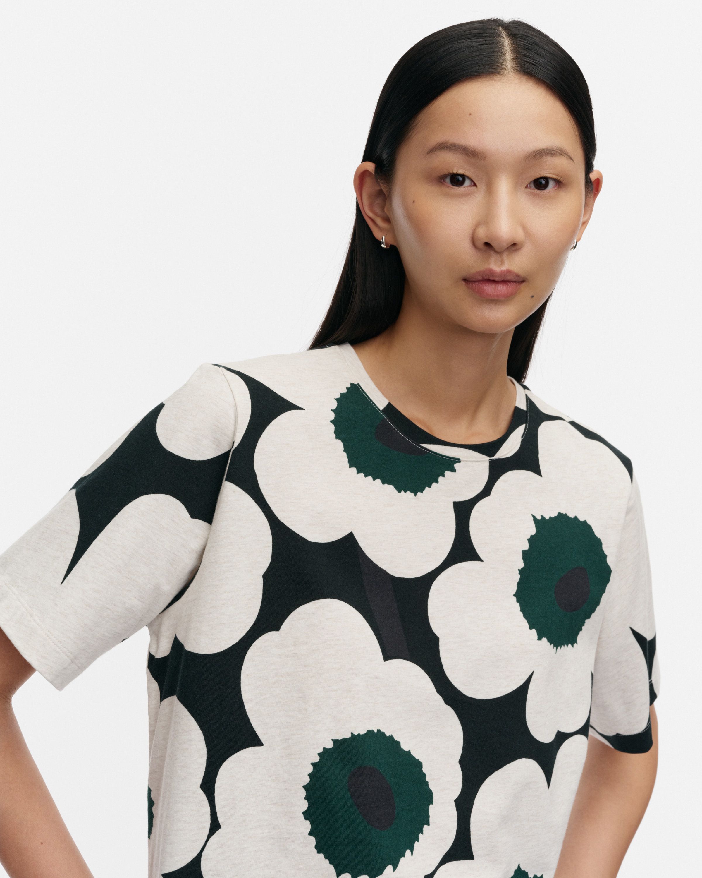 Tunnit Unikko t-shirt dark green, beige melange | Marimekko