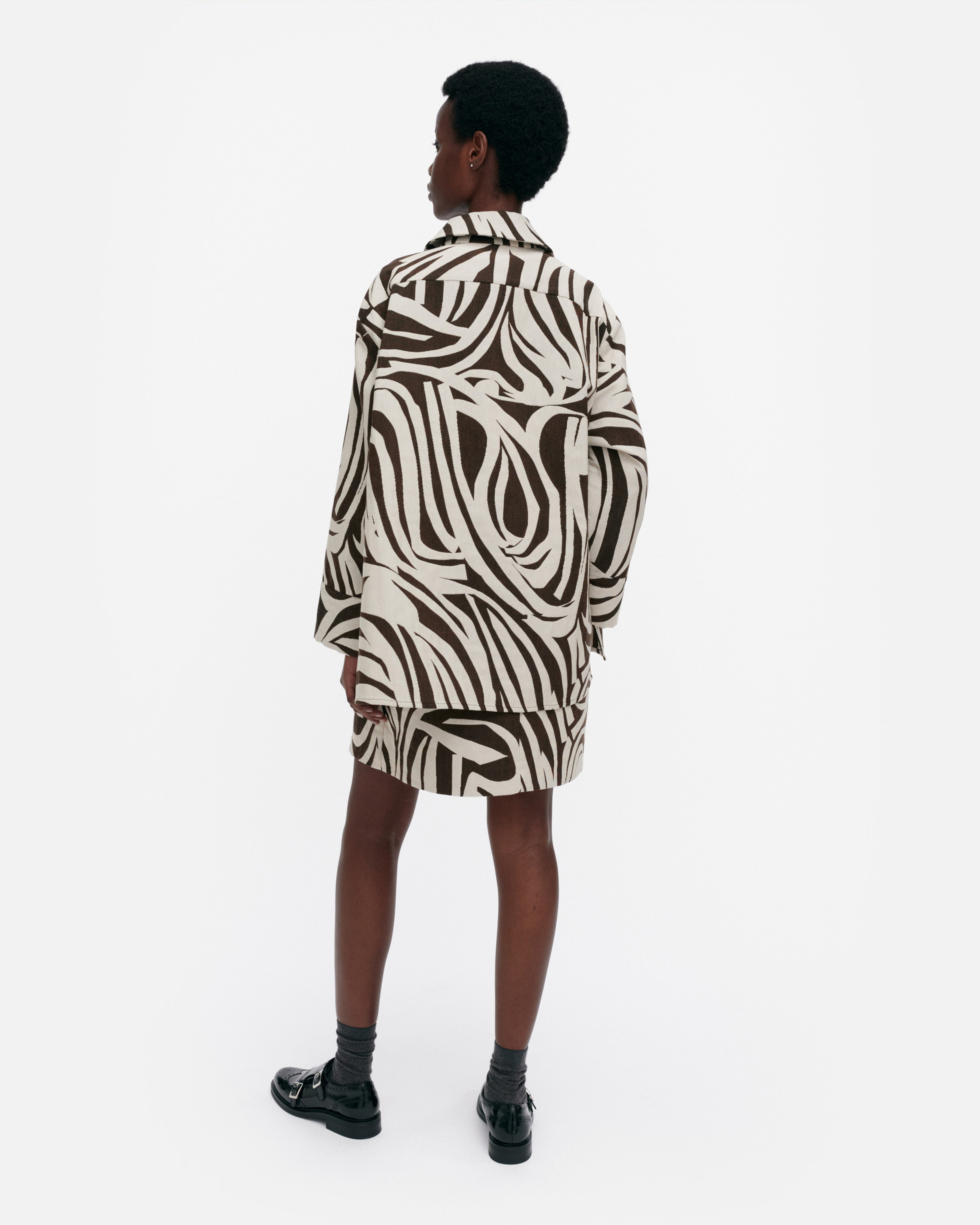 Rakenne Jokuraita, Shirt, light beige, dark brown,