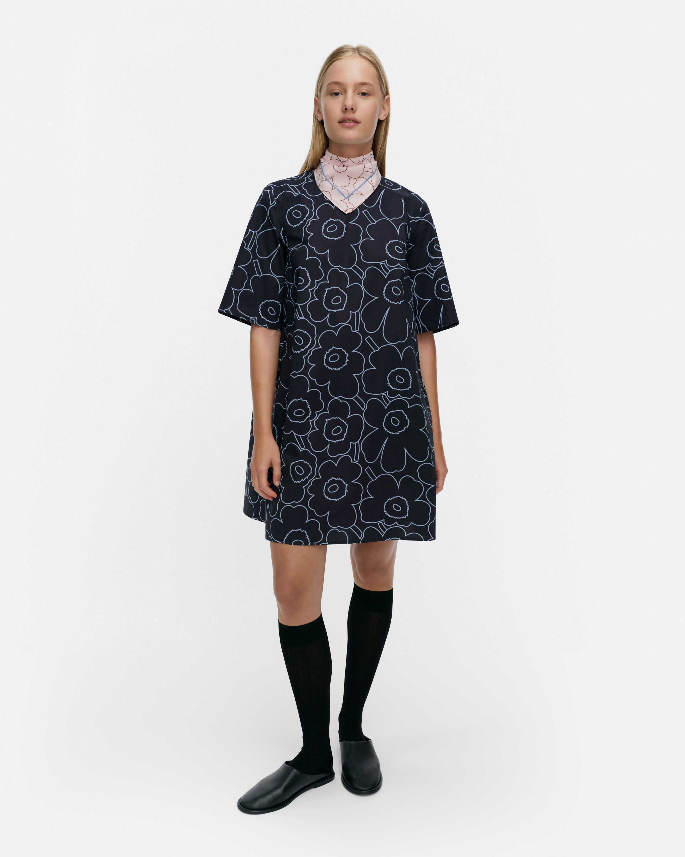 Kukkiva Piirto Unikko Dress dark blue, light blue | Marimekko