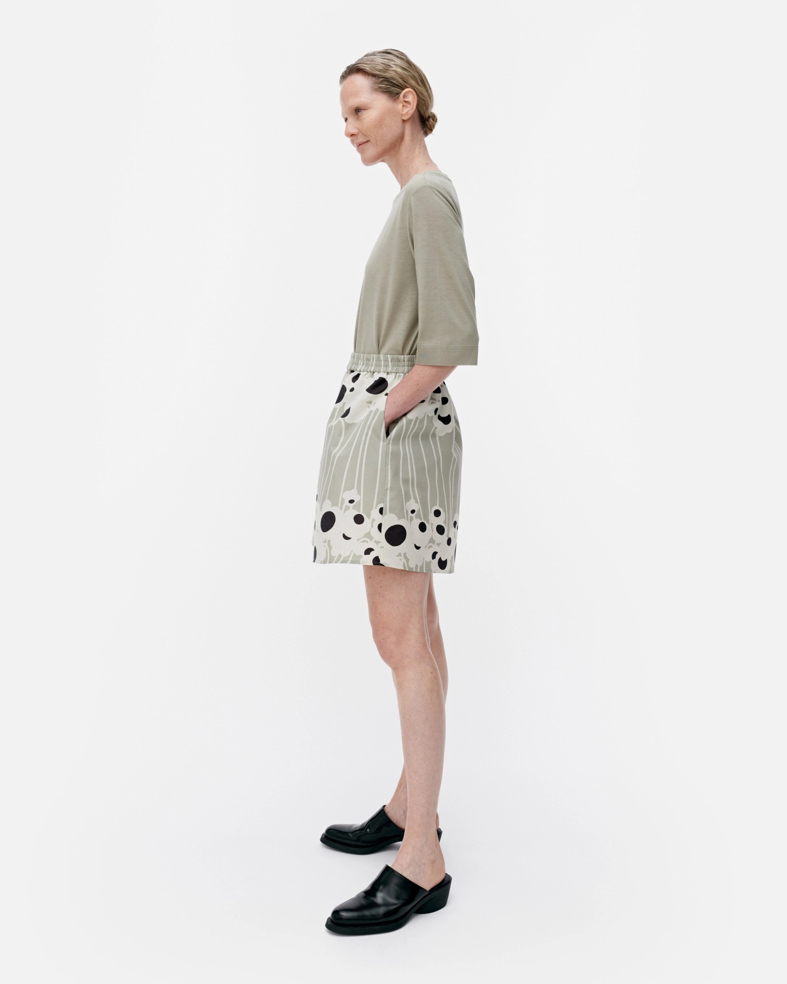 Summa Lammet, Cotton linen shorts, greyish green, white, dk. grey,