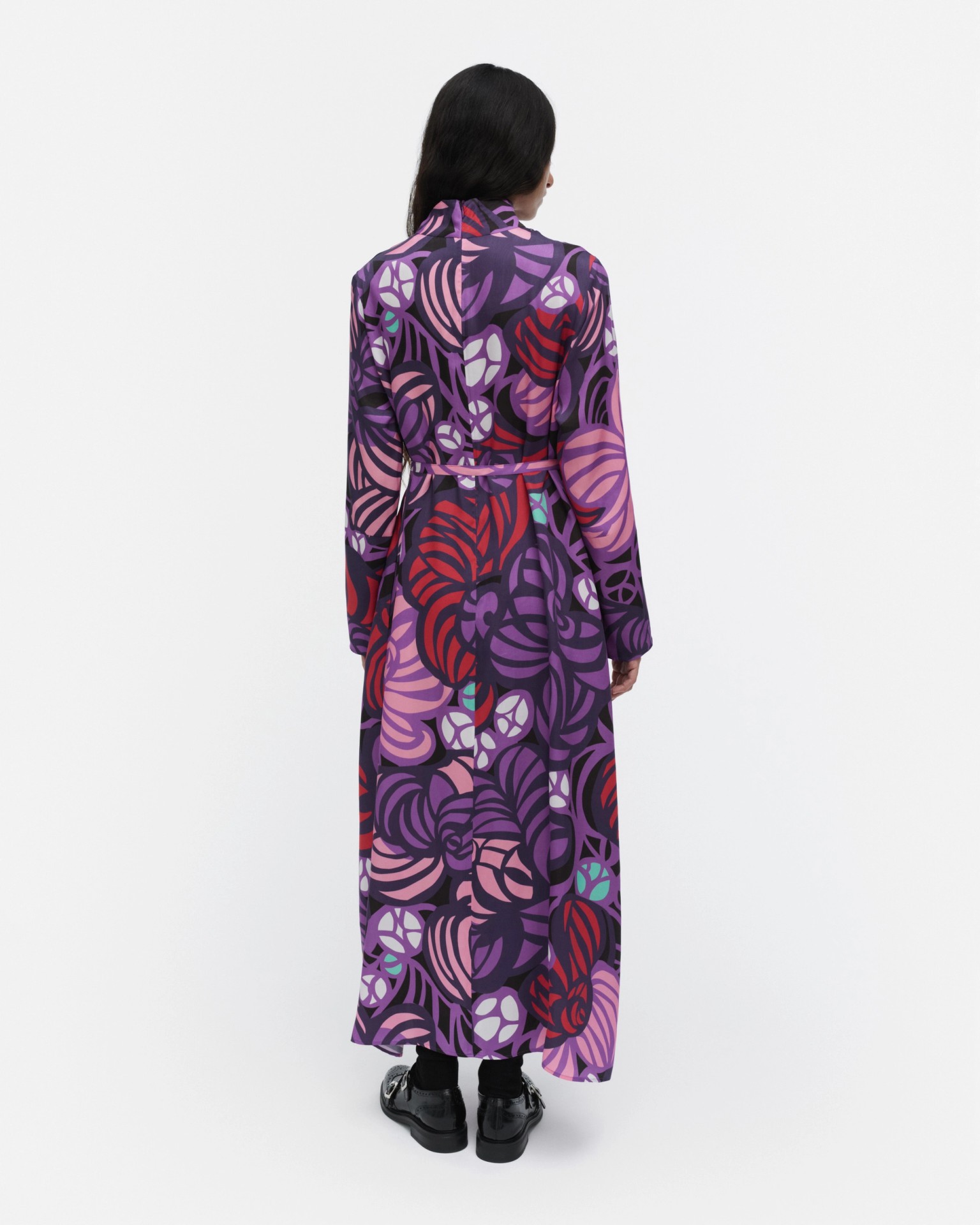 Aikakausi Torstai, Dress, violet, red, pink, black,