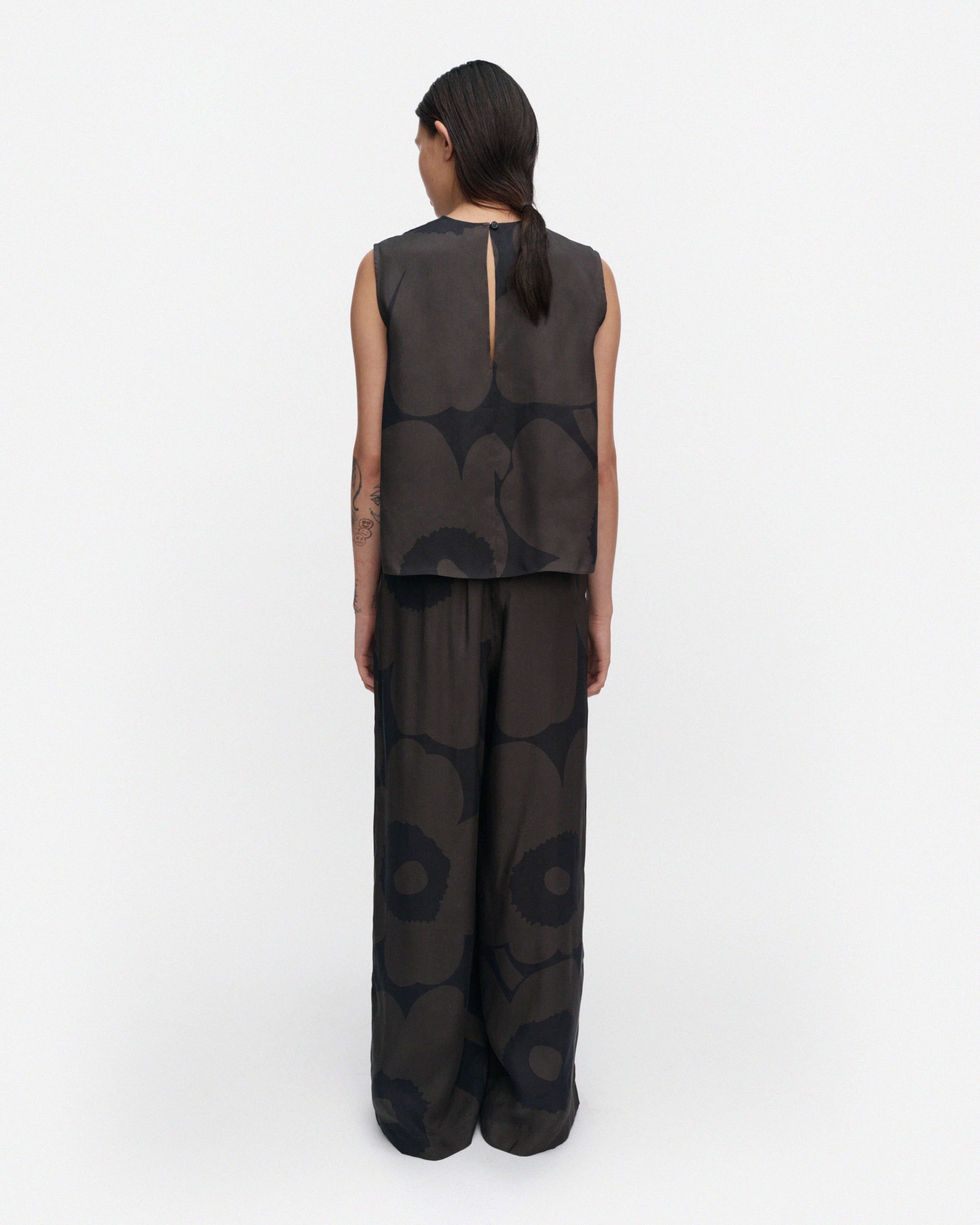 Kaakkois Unikko, Trousers, dark grey, black,