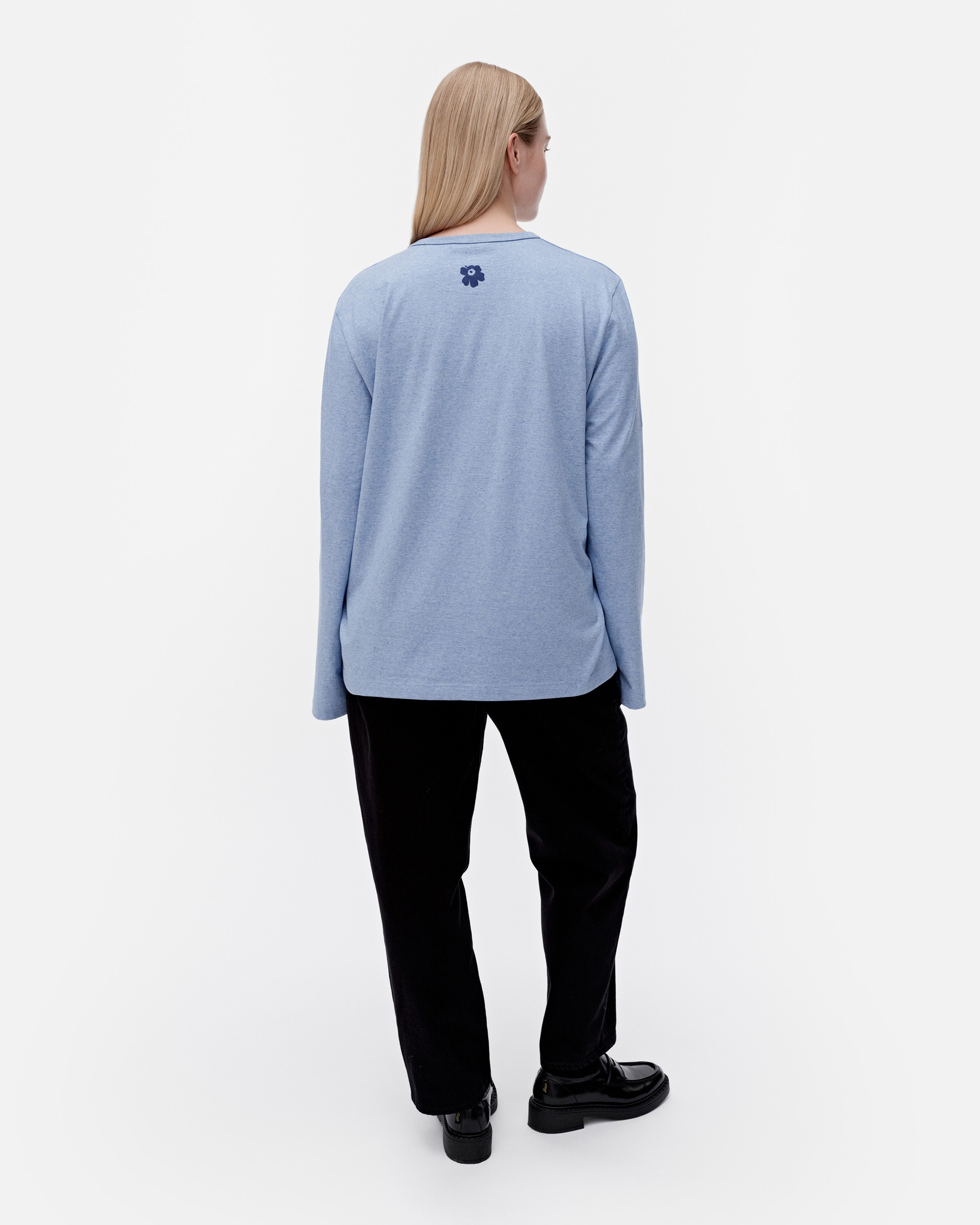 Bisarri Unikko Placement Kioski paita