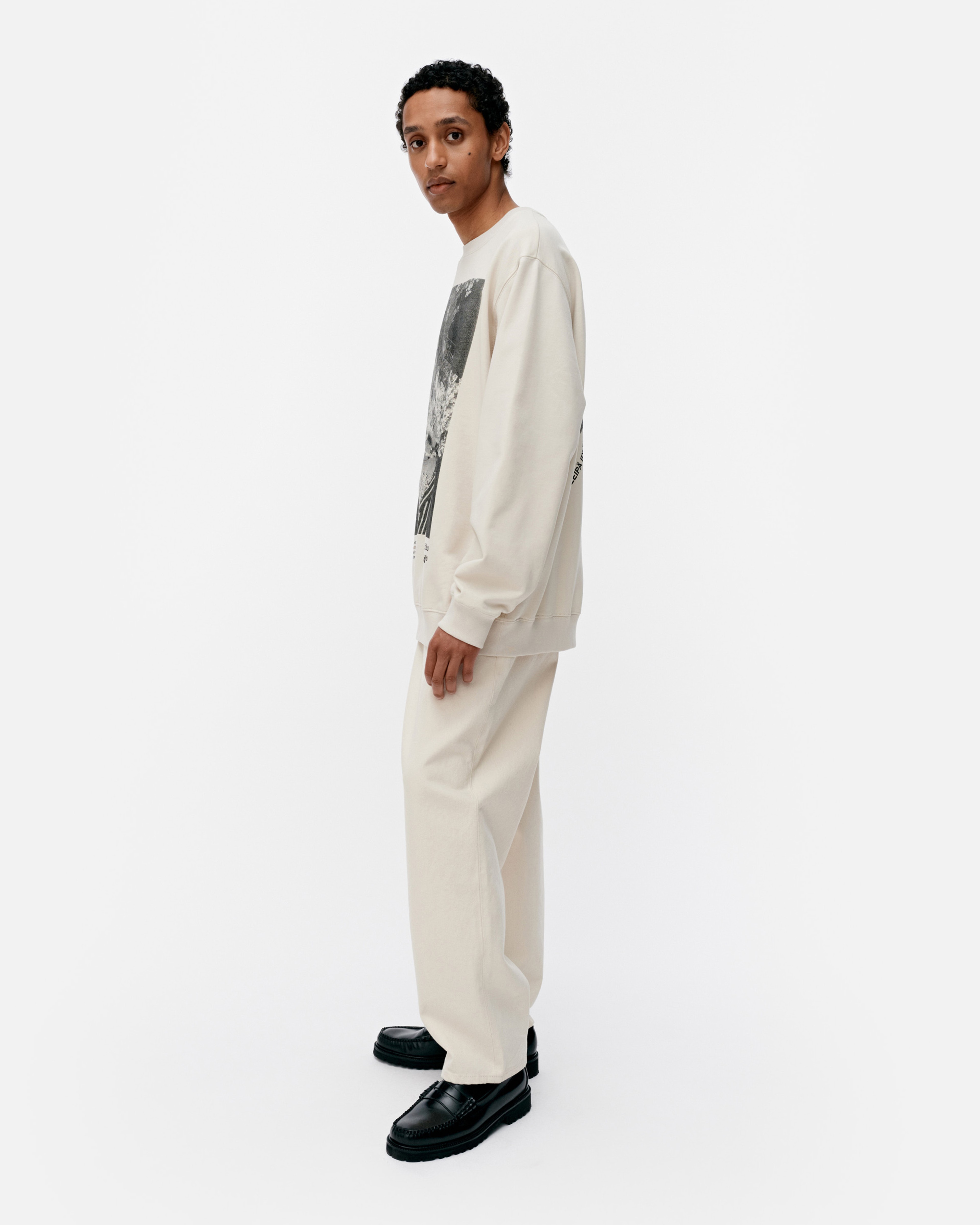 Loisto Ketunleipä Placement, Kioski sweatshirt, off white, black,
