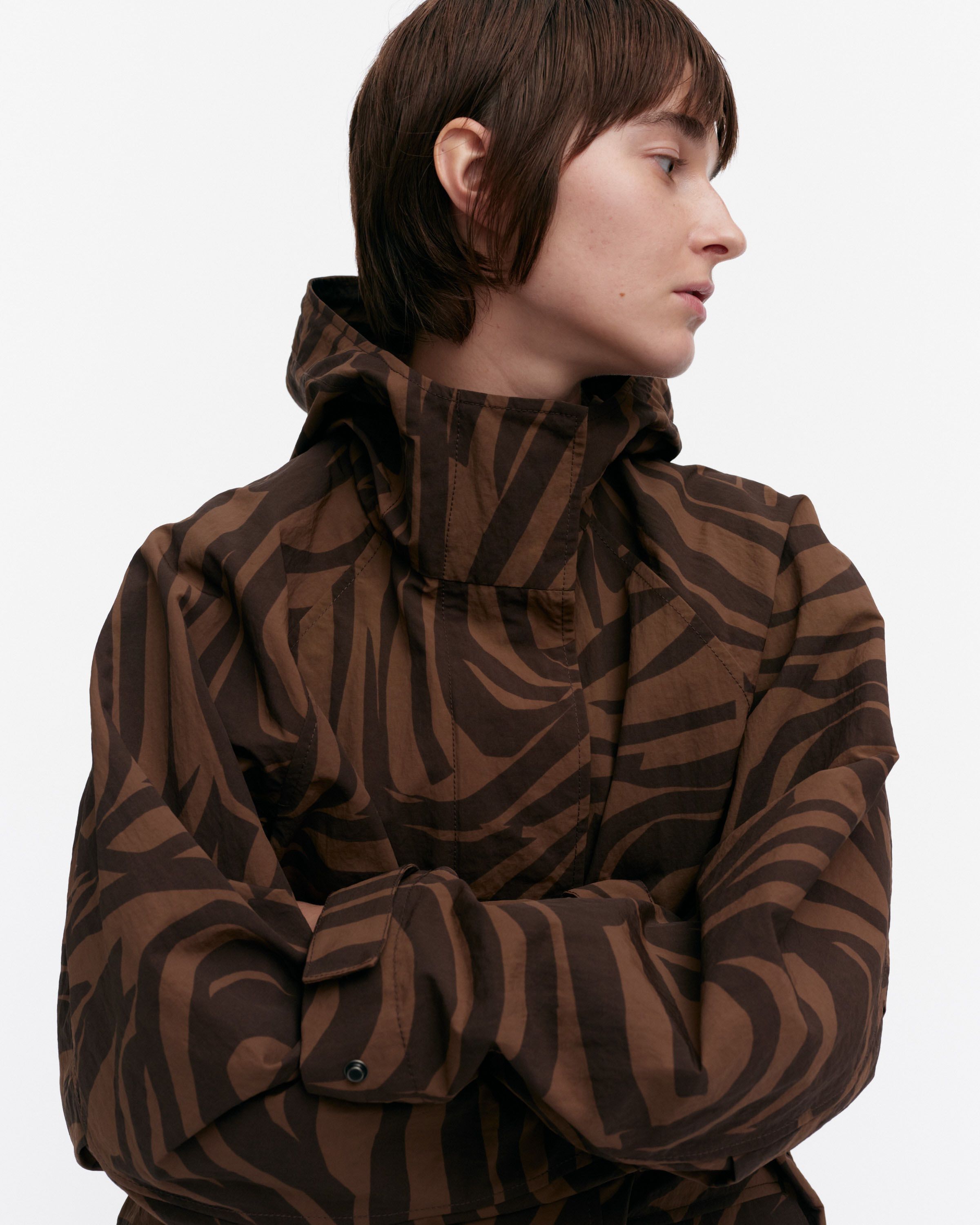 【2025AW】marimekko マリメッコ/ Musteet Jokuraita コート Musteet Jokuraita Coat | Marimekko