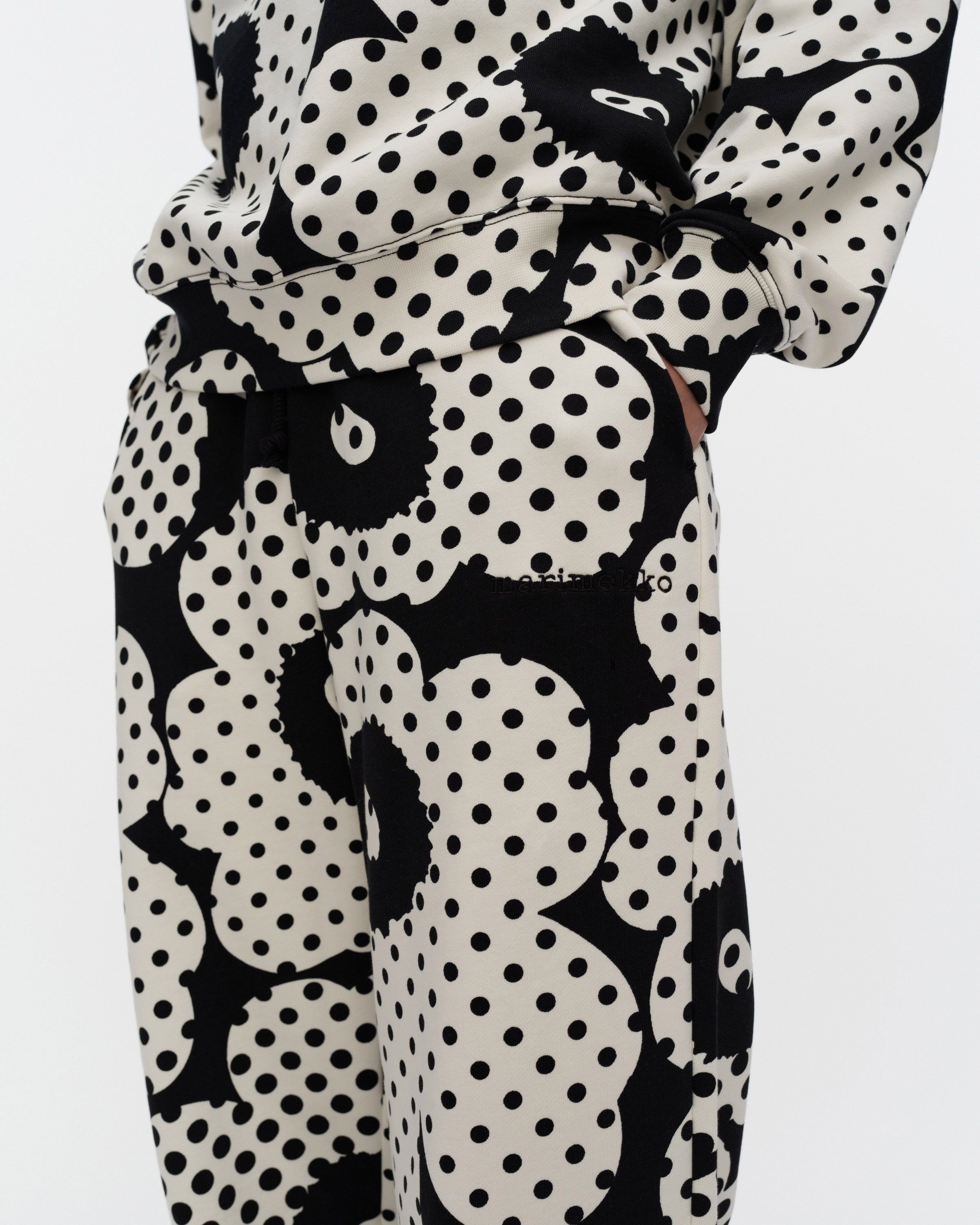 Varret Unikko Kioski sweatpants | Marimekko