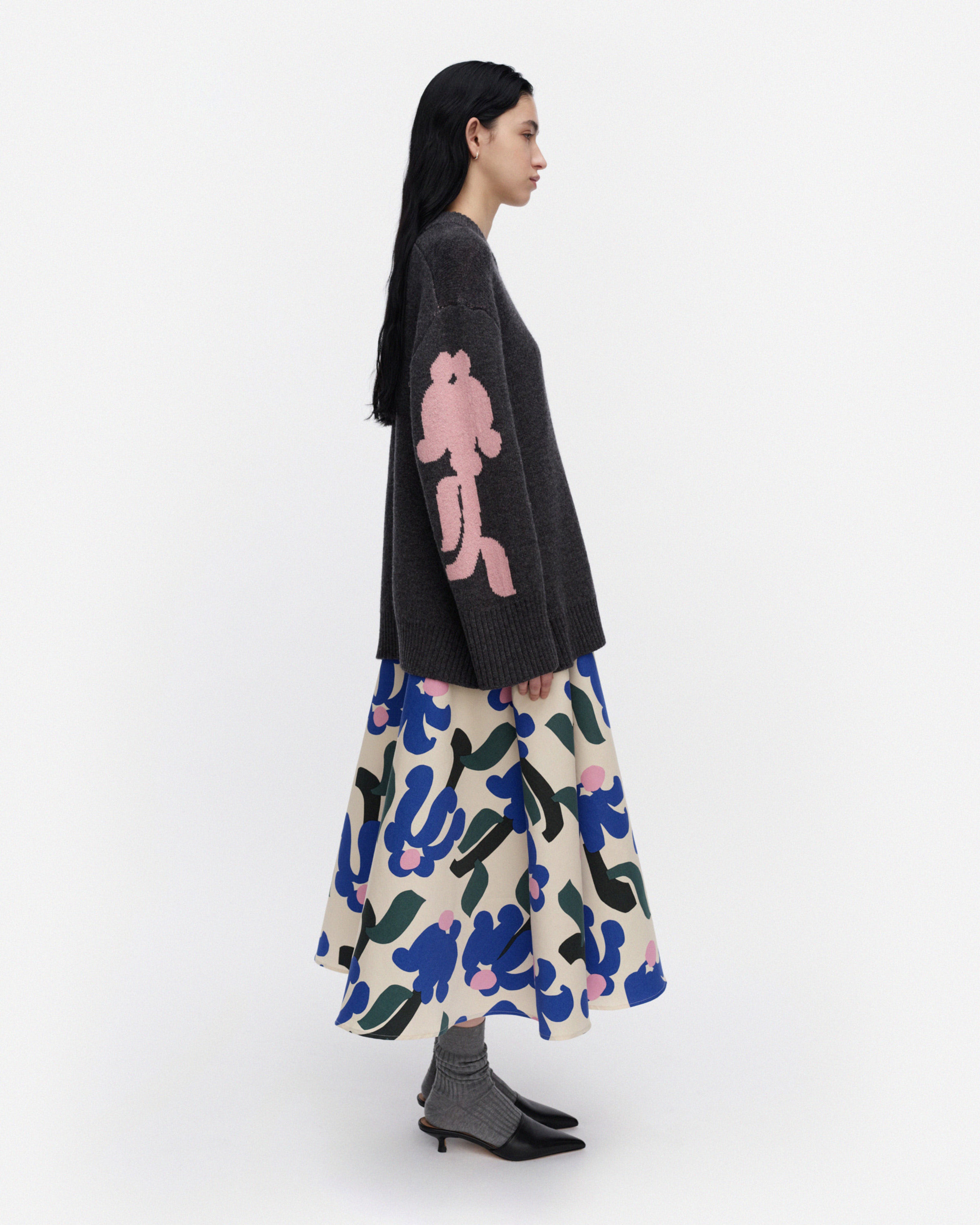 Kartakteri Kukkahattu, Knitted pullover, dark grey, light pink,