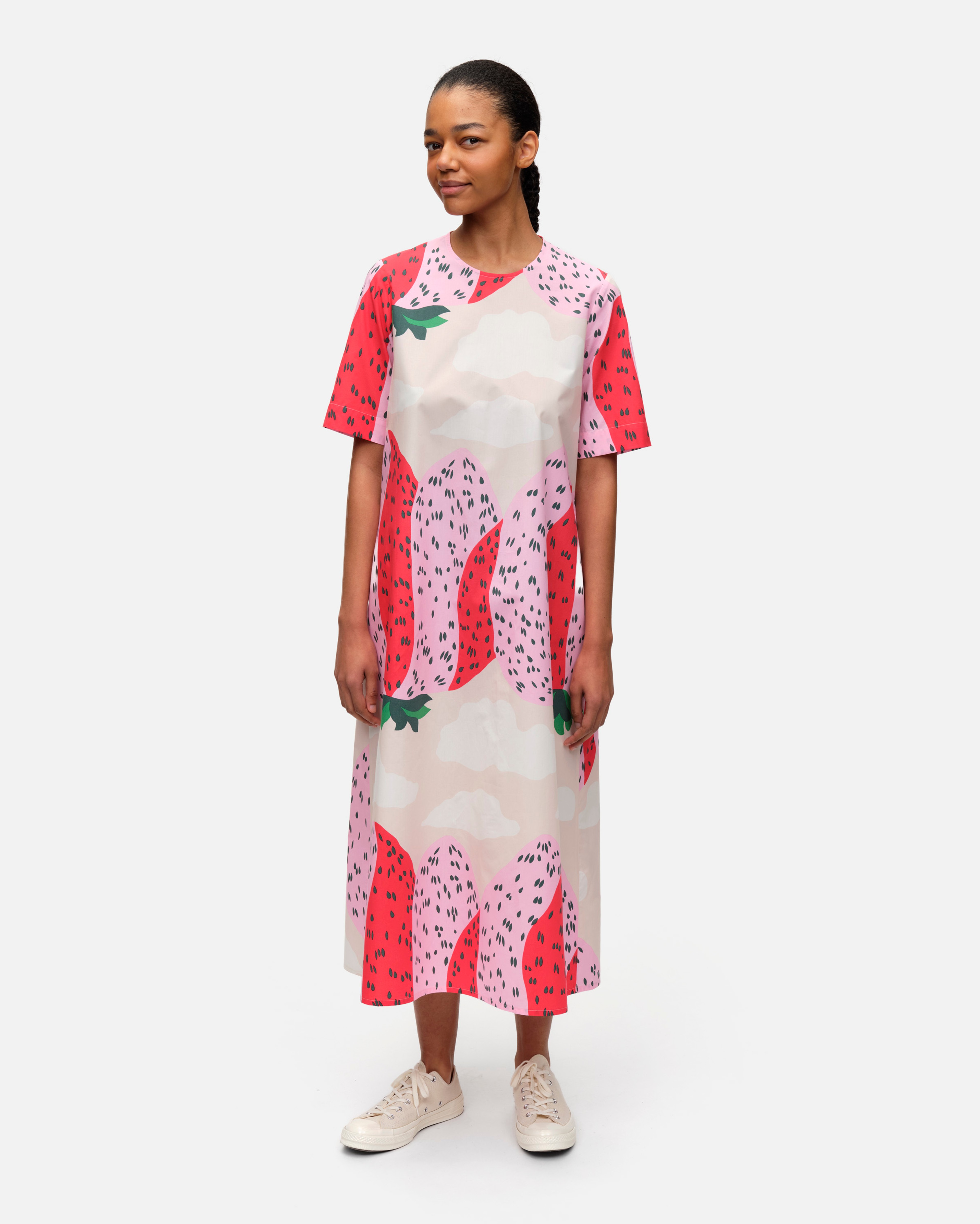 Kotelo Mansikkavuoret, Puuvillapopliinimekko, persikka, v.punainen, vihreä,