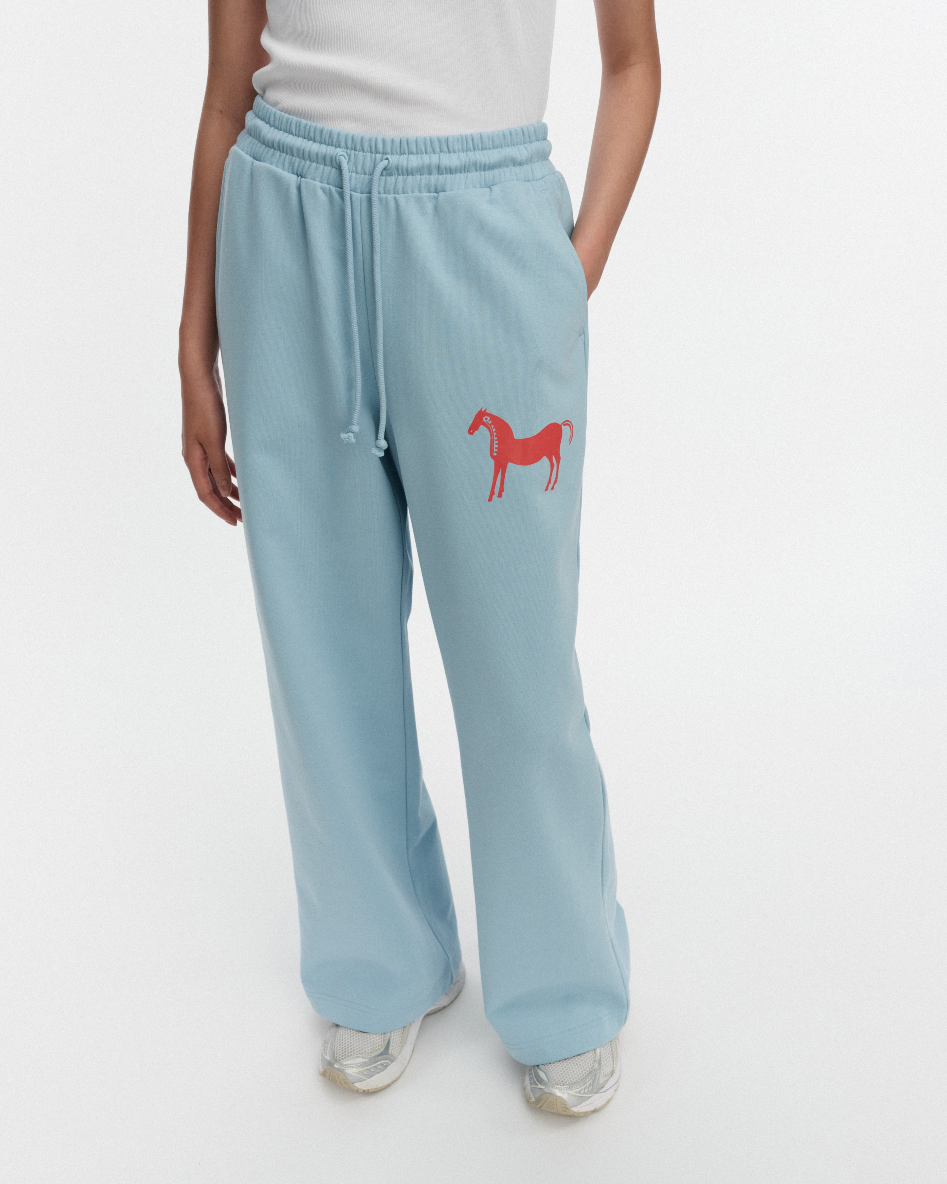 Varret Musta Tamma Placement, Kioski sweatpants, light blue, red,