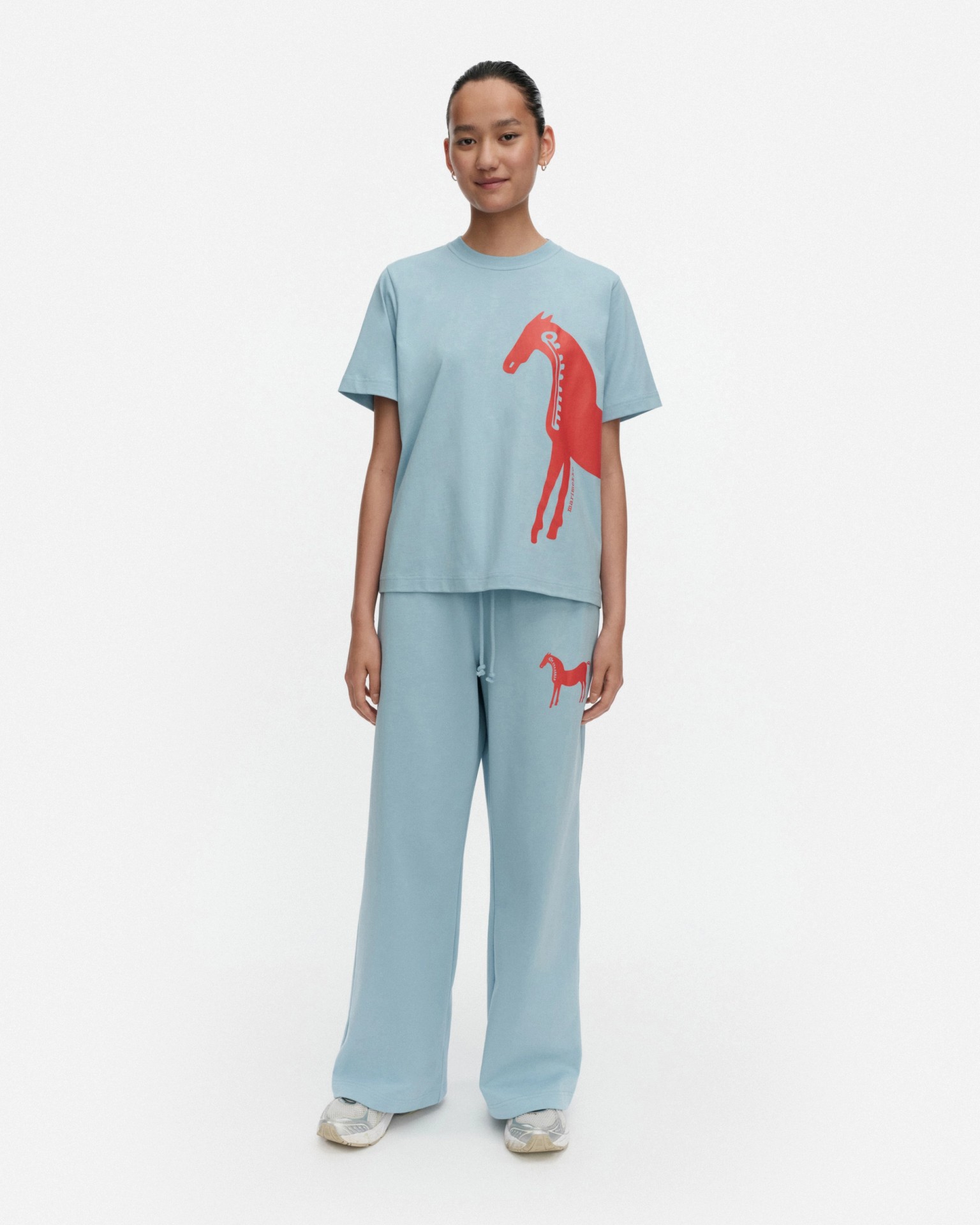 Else Musta Tamma Placement, Kioski t-shirt, light blue, red,