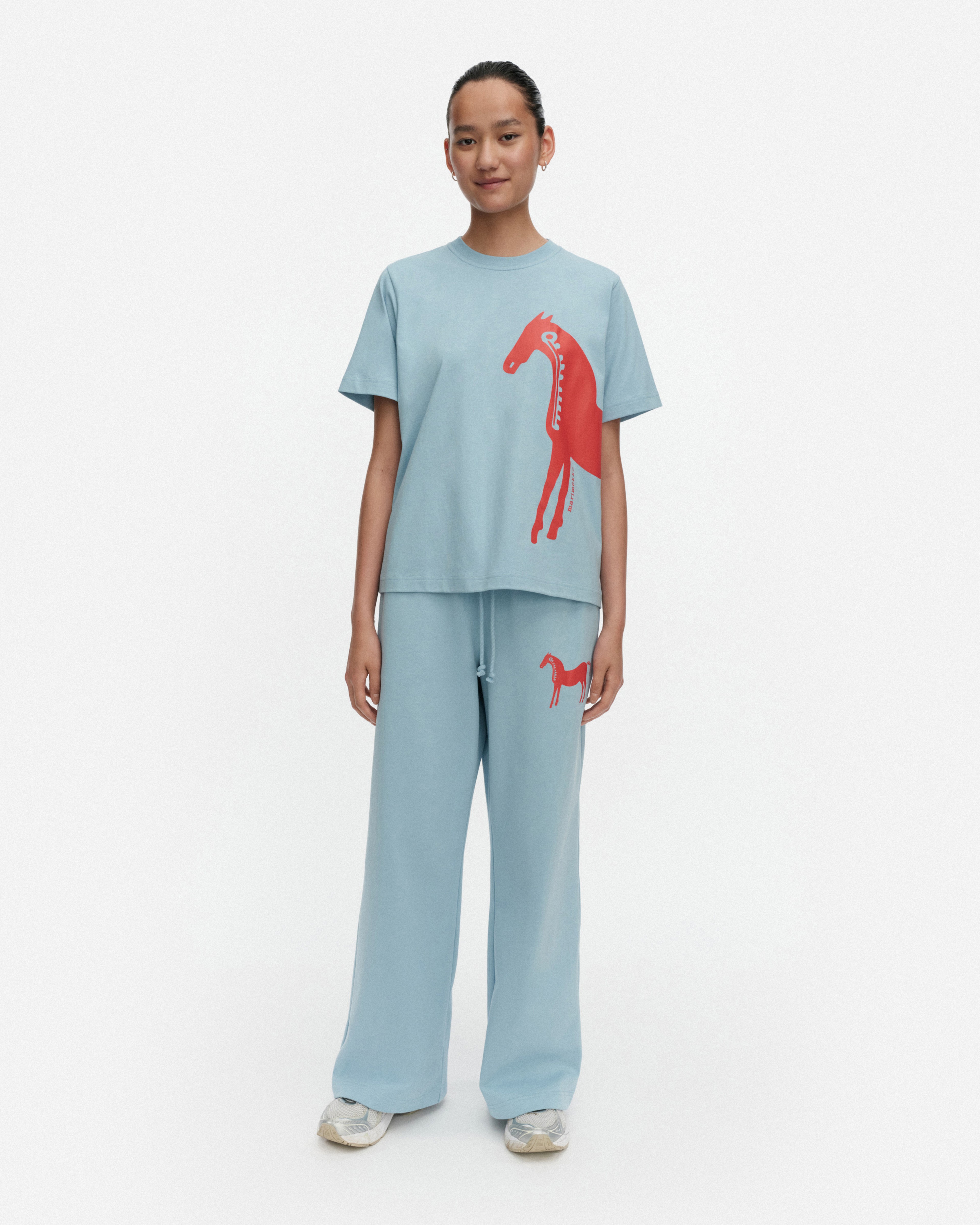 Else Musta Tamma Placement, Kioski t-shirt, light blue, red,