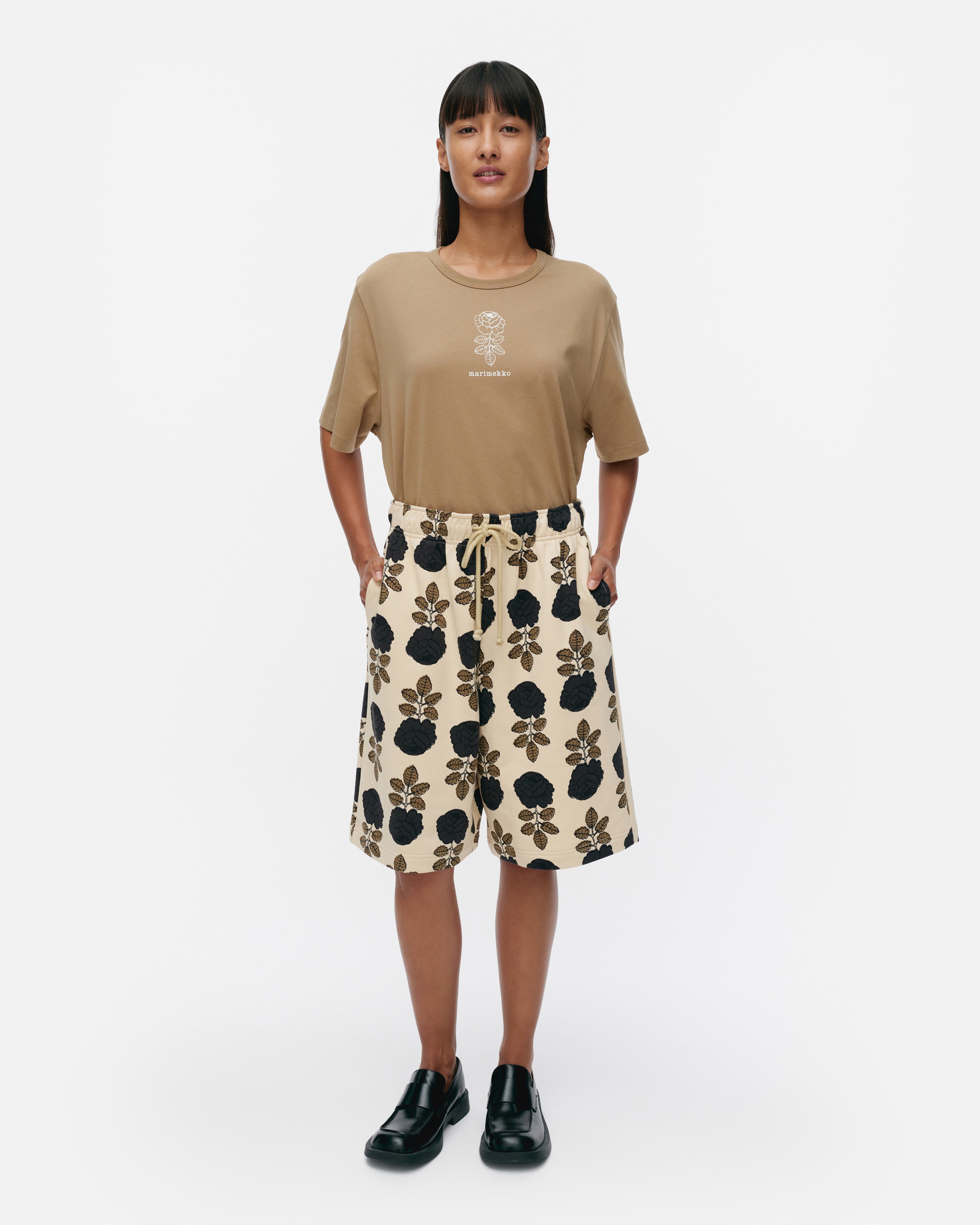 Sarana Vihkiruusu Kioski shorts