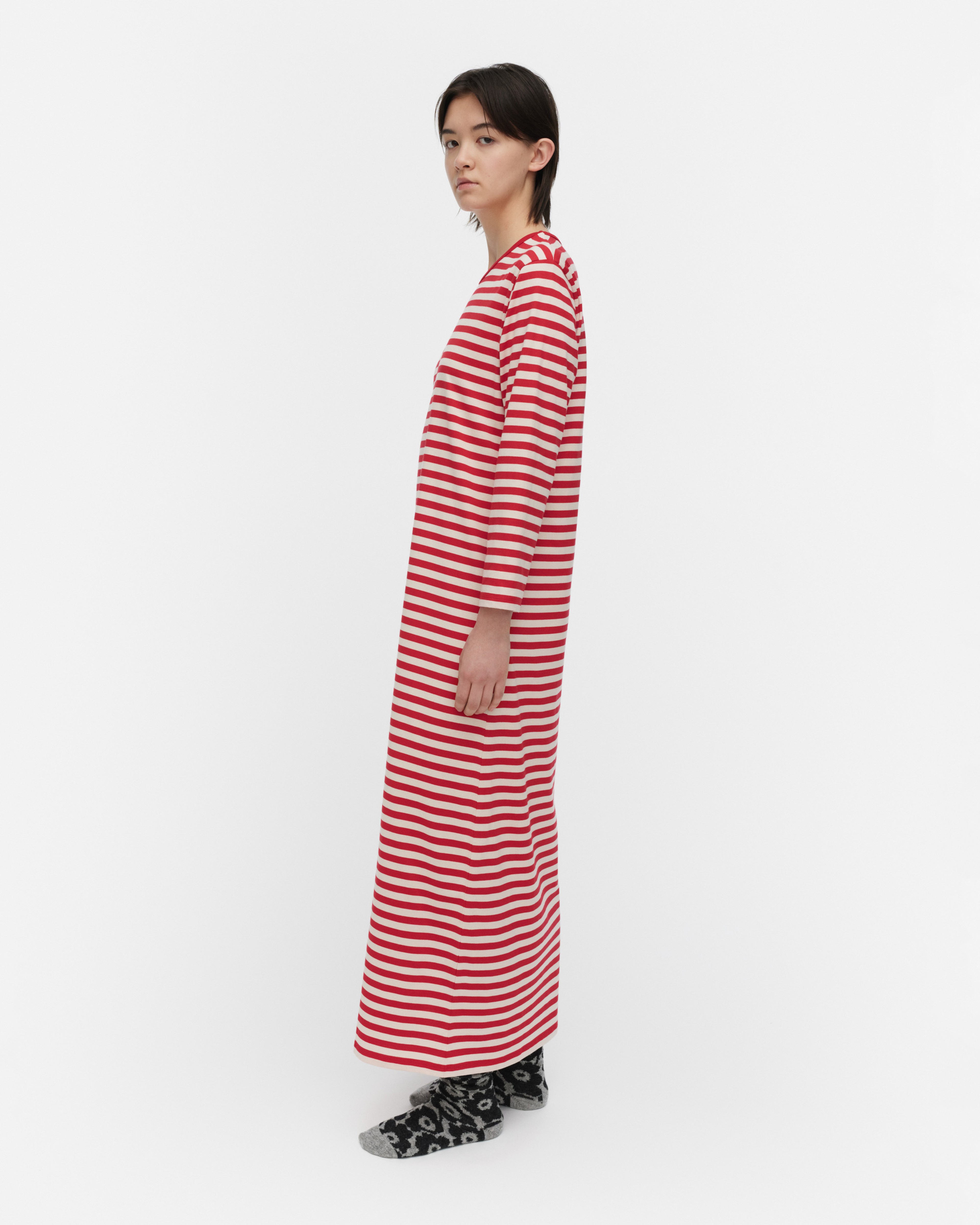 Katju Tasaraita, Nightgown, red, off white,