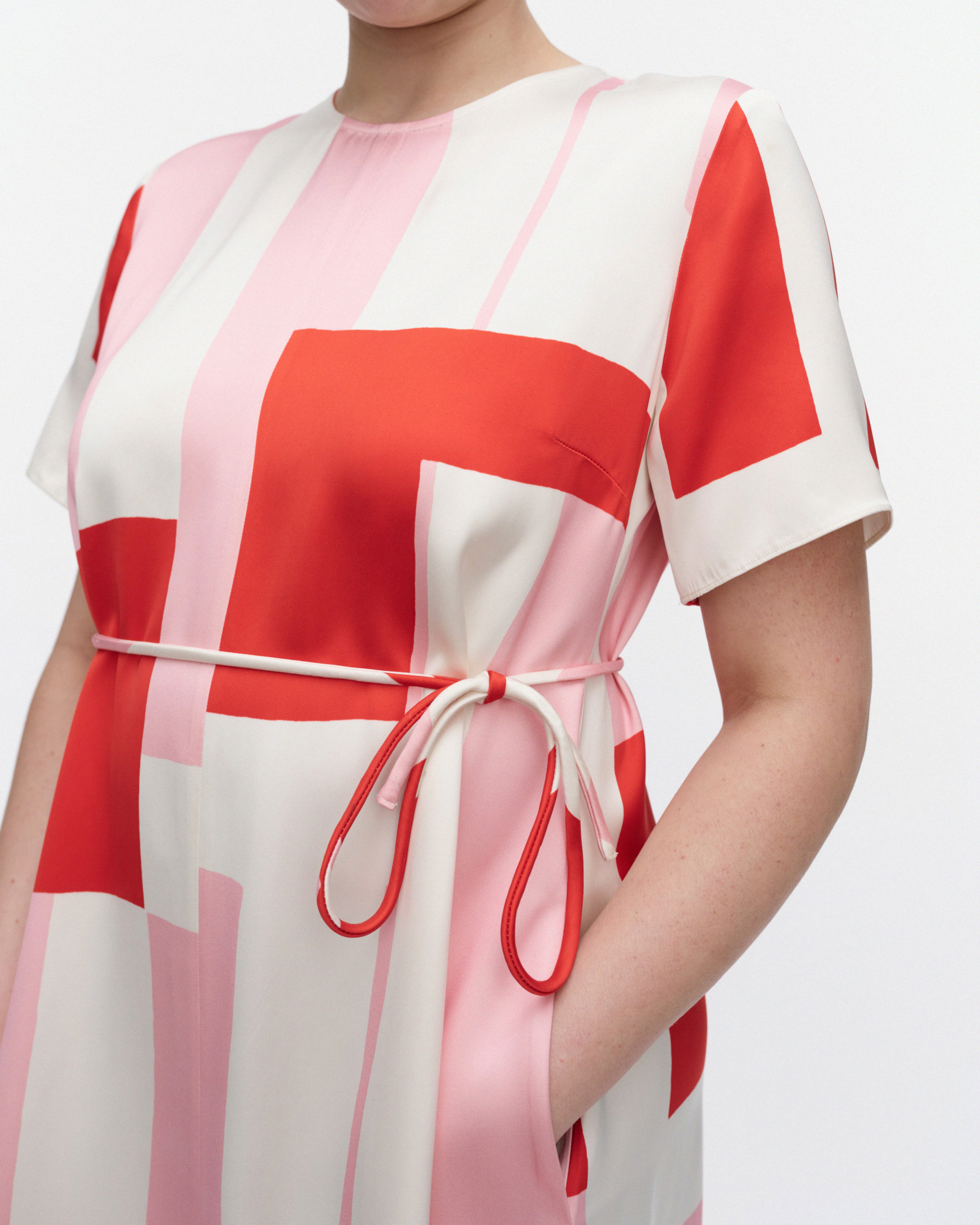 Hiljaus Attika, Dress, off white, light pink, red,