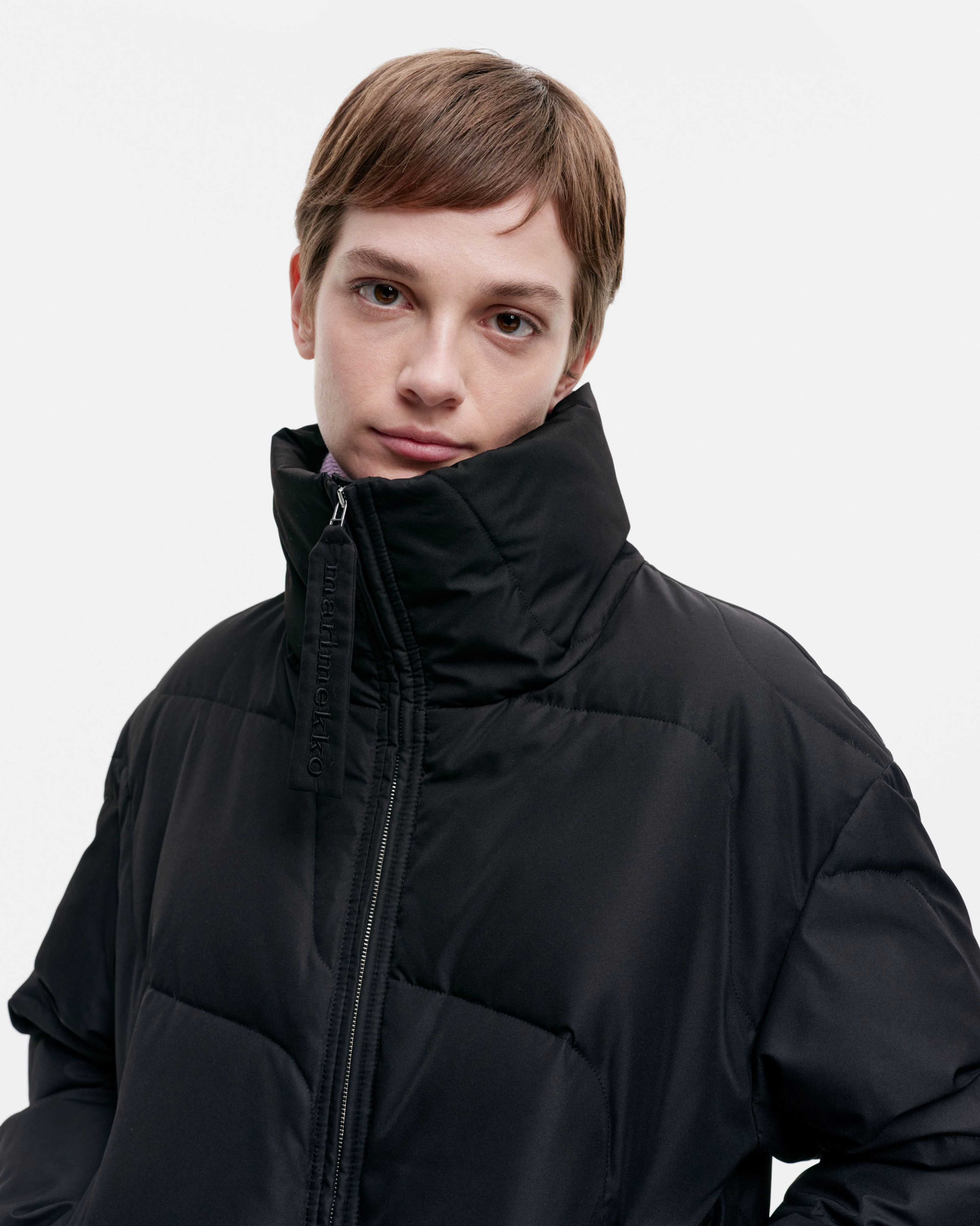 Tekstuuri Taifuuni, Down coat, black,