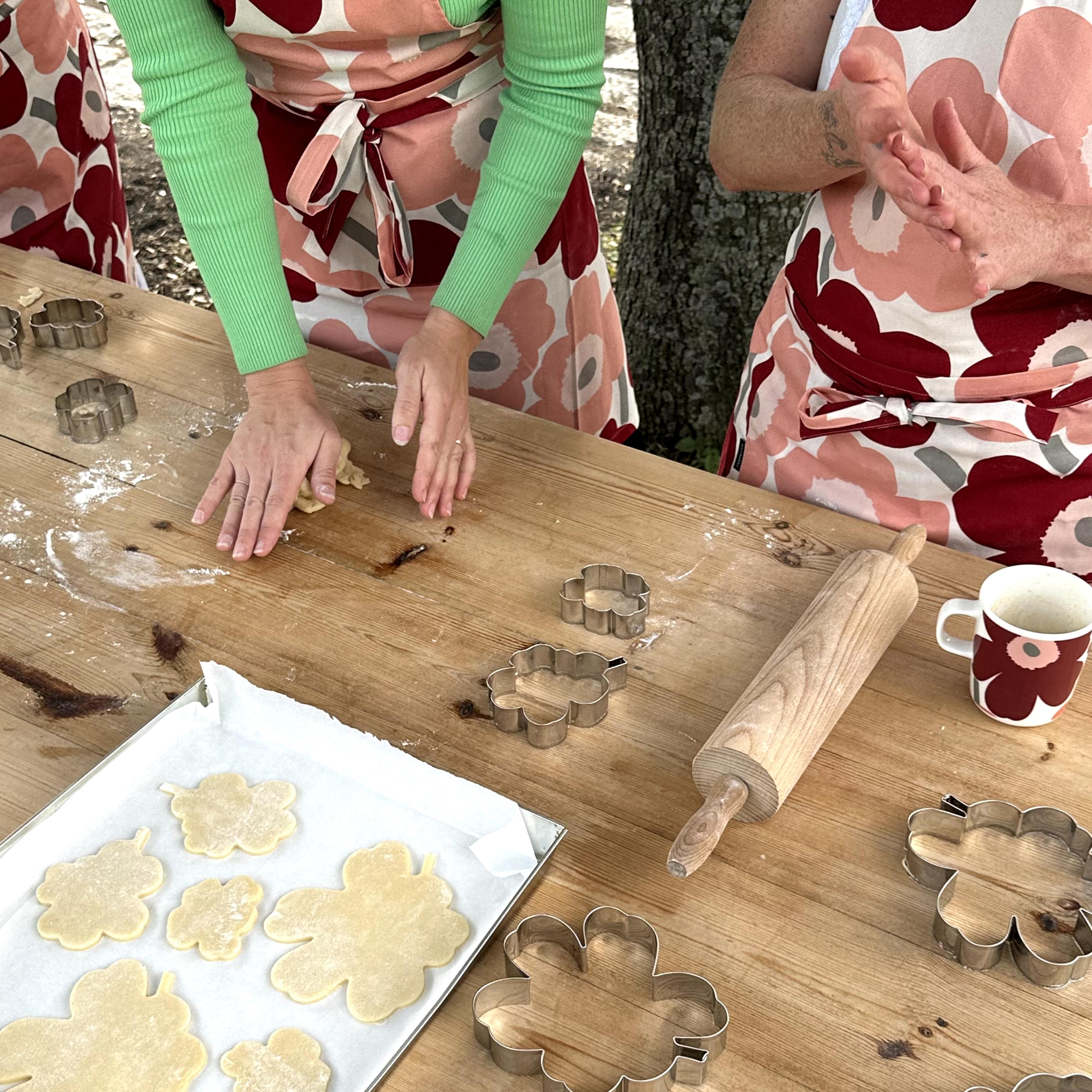 Baking gingerbread with Unikko cookie cutters