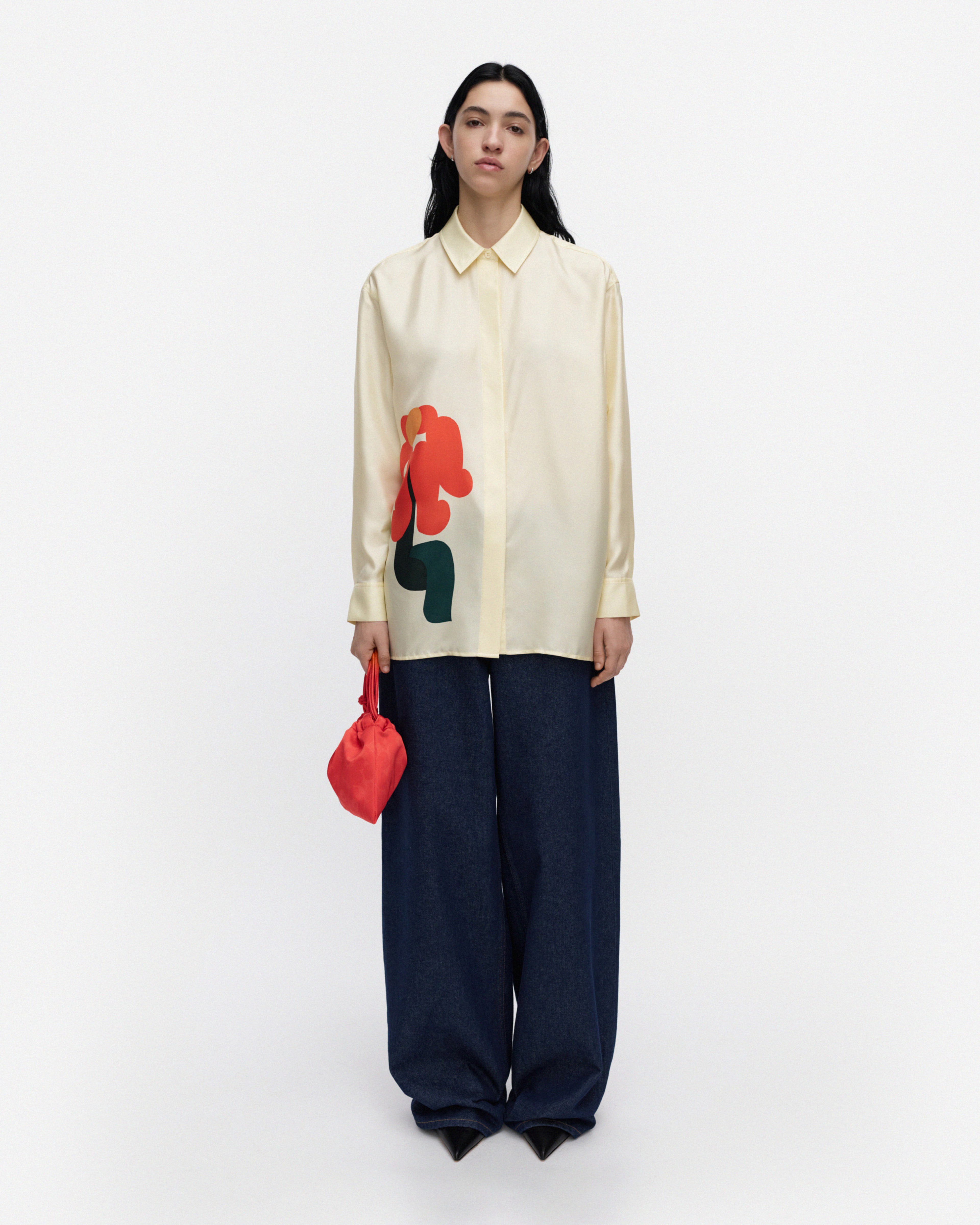 Monesti Kukkahattu, Silk shirt, light yellow, red, dark green,