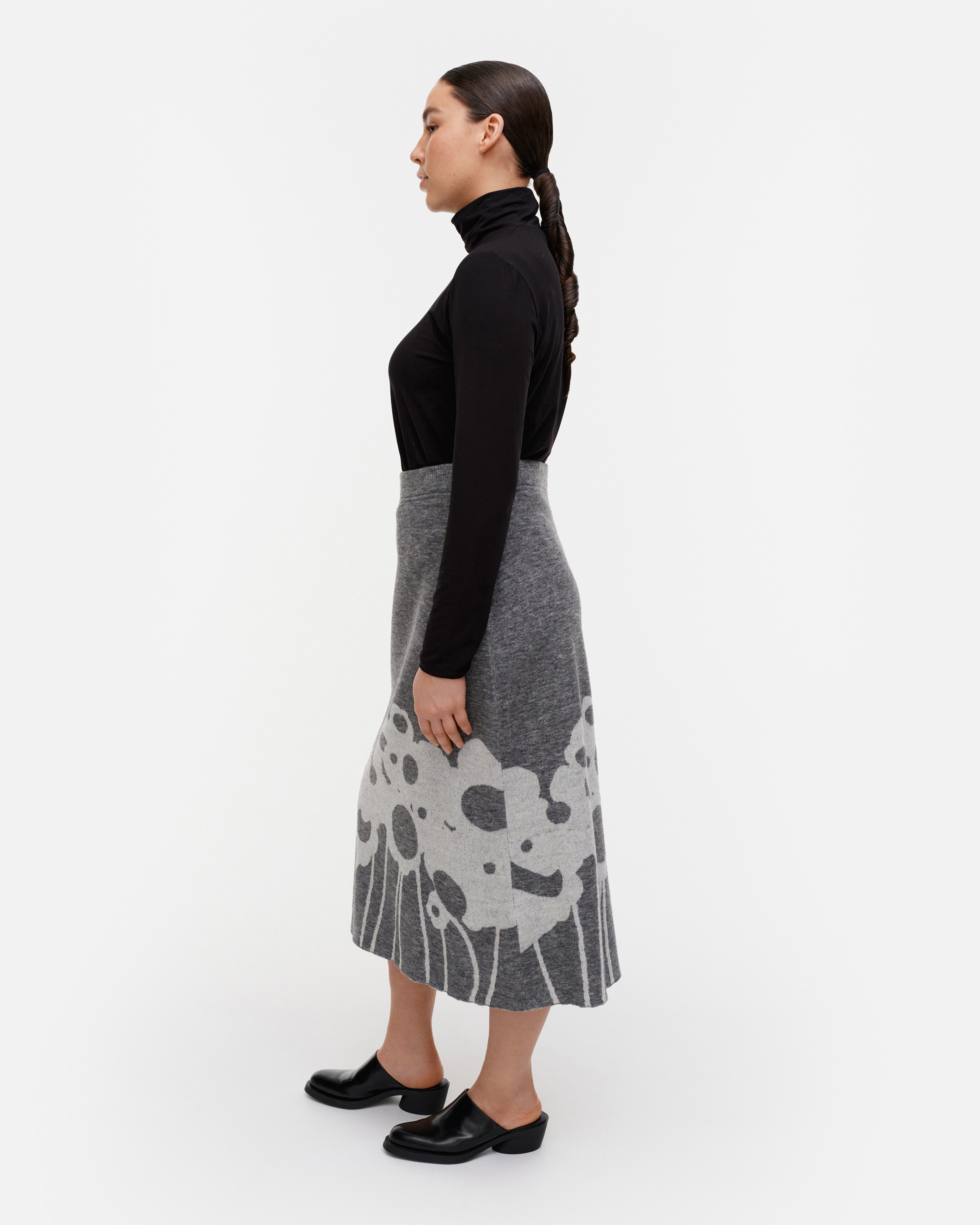 Pieli Lammet, Knitted wool skirt, light grey, off-white,