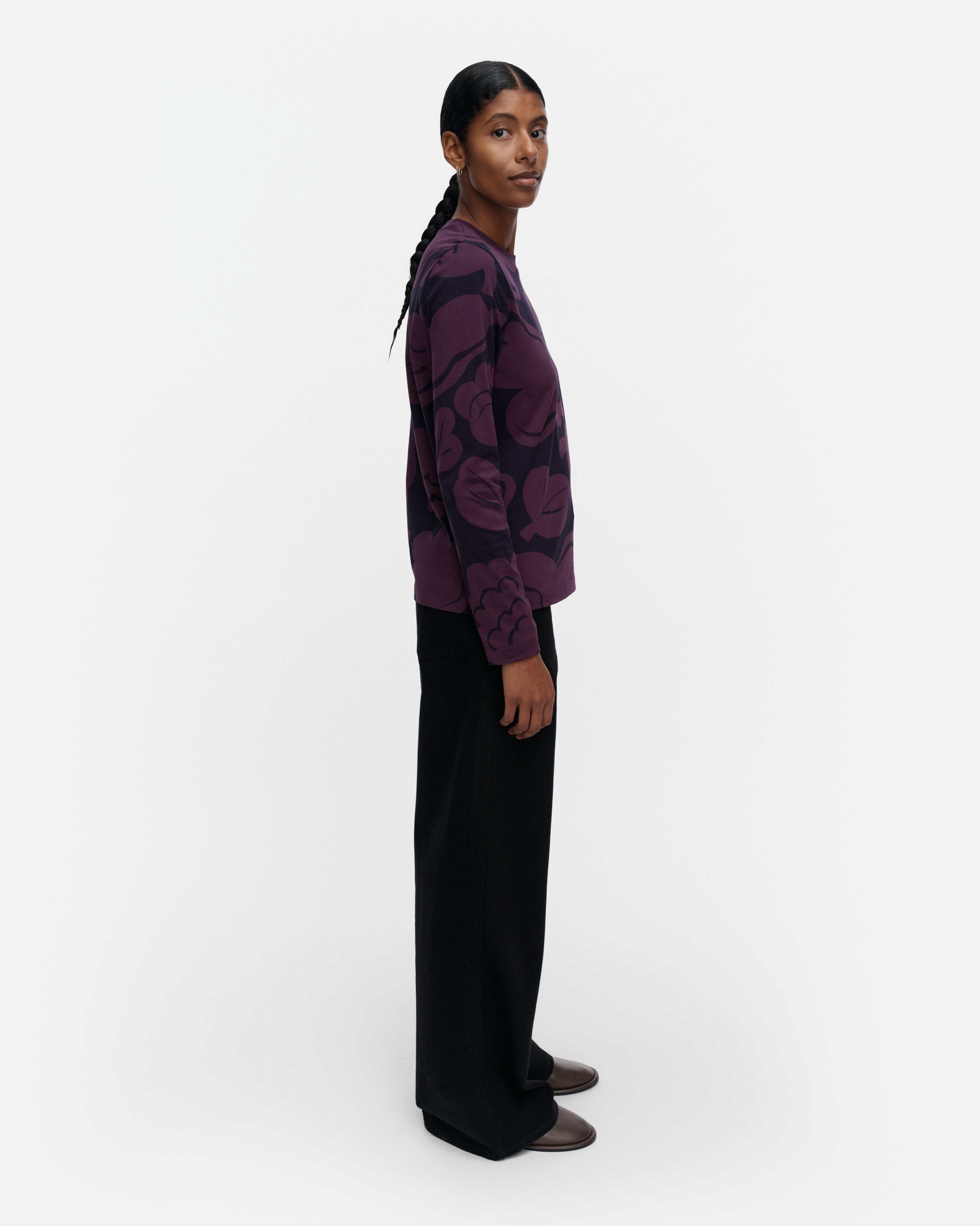 Sekunti Kukasta Kukkaan, Jersey shirt, dark purple, dark navy,