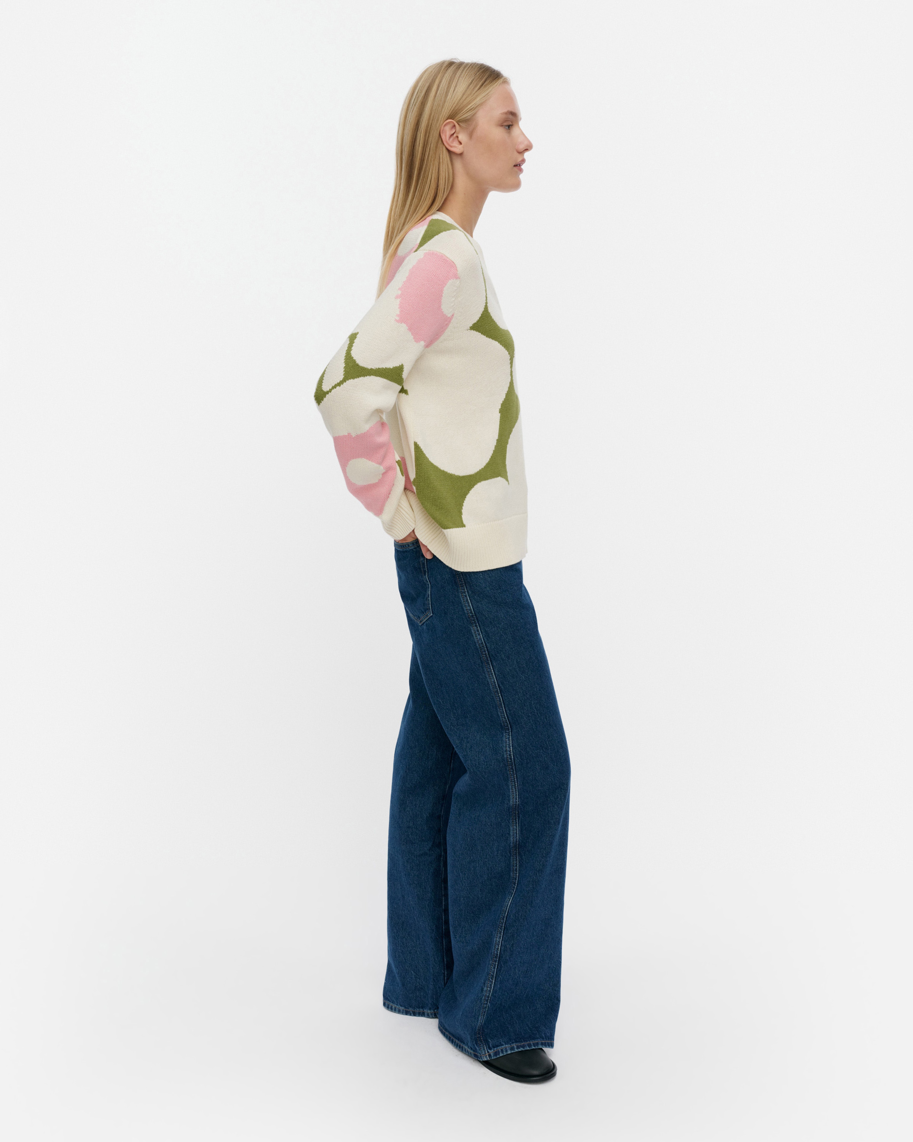 Päivä Unikko, Knitted pullover, off white, green, pink,
