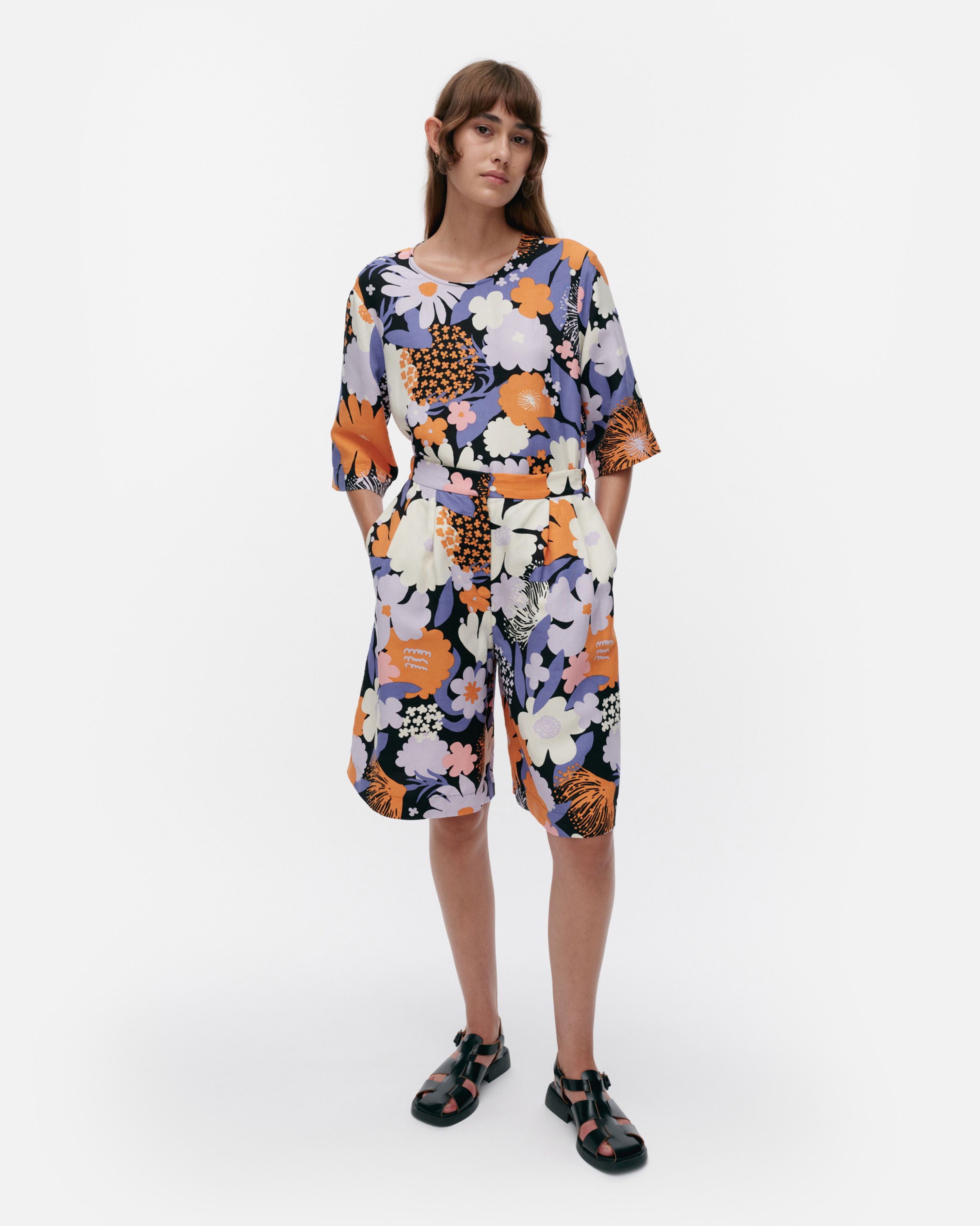 Kasvisto Suvikimppu shorts lilac, orange, black, off whi. | Marimekko