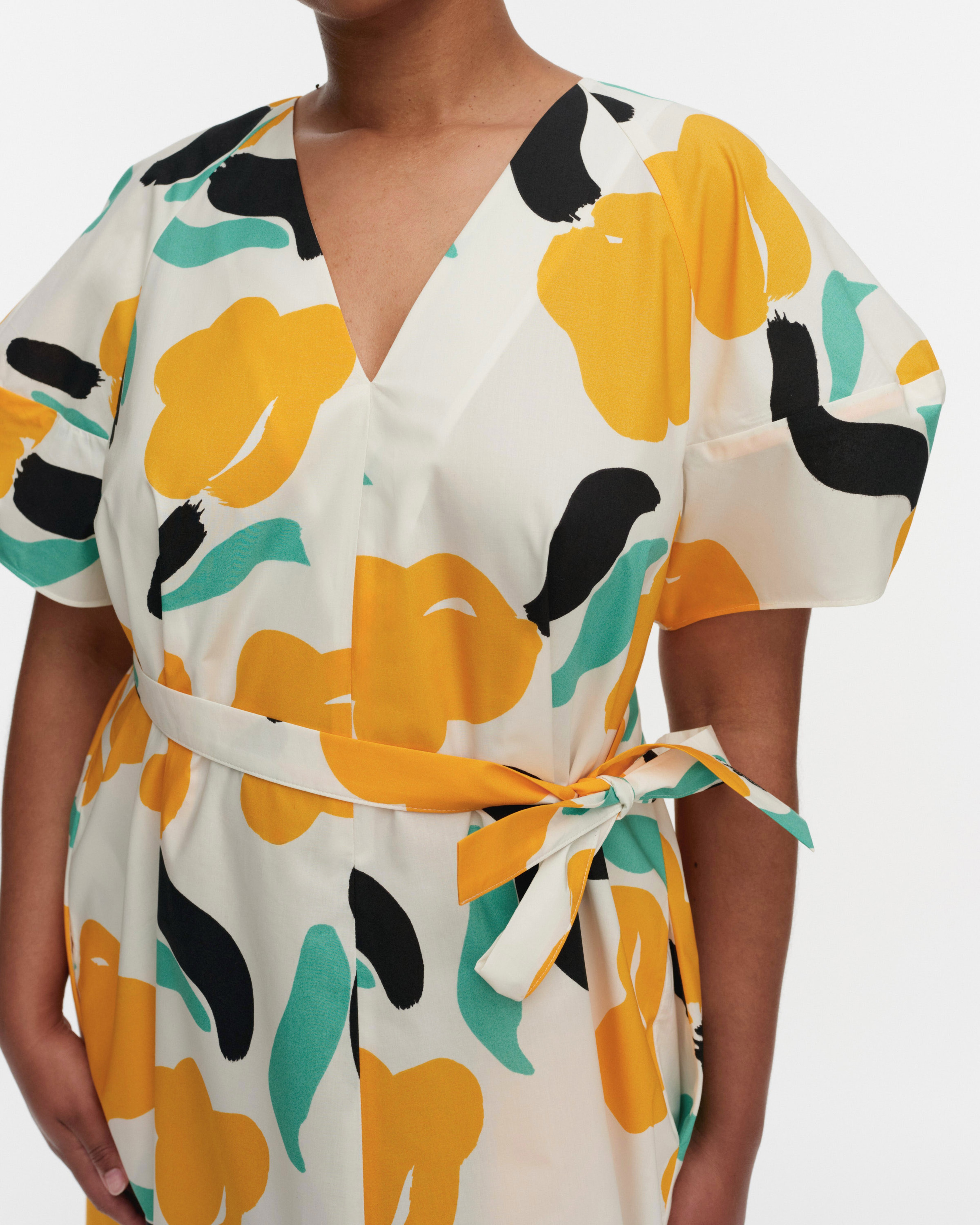 Taivut Lemmitty, Dress, white, orange, green,