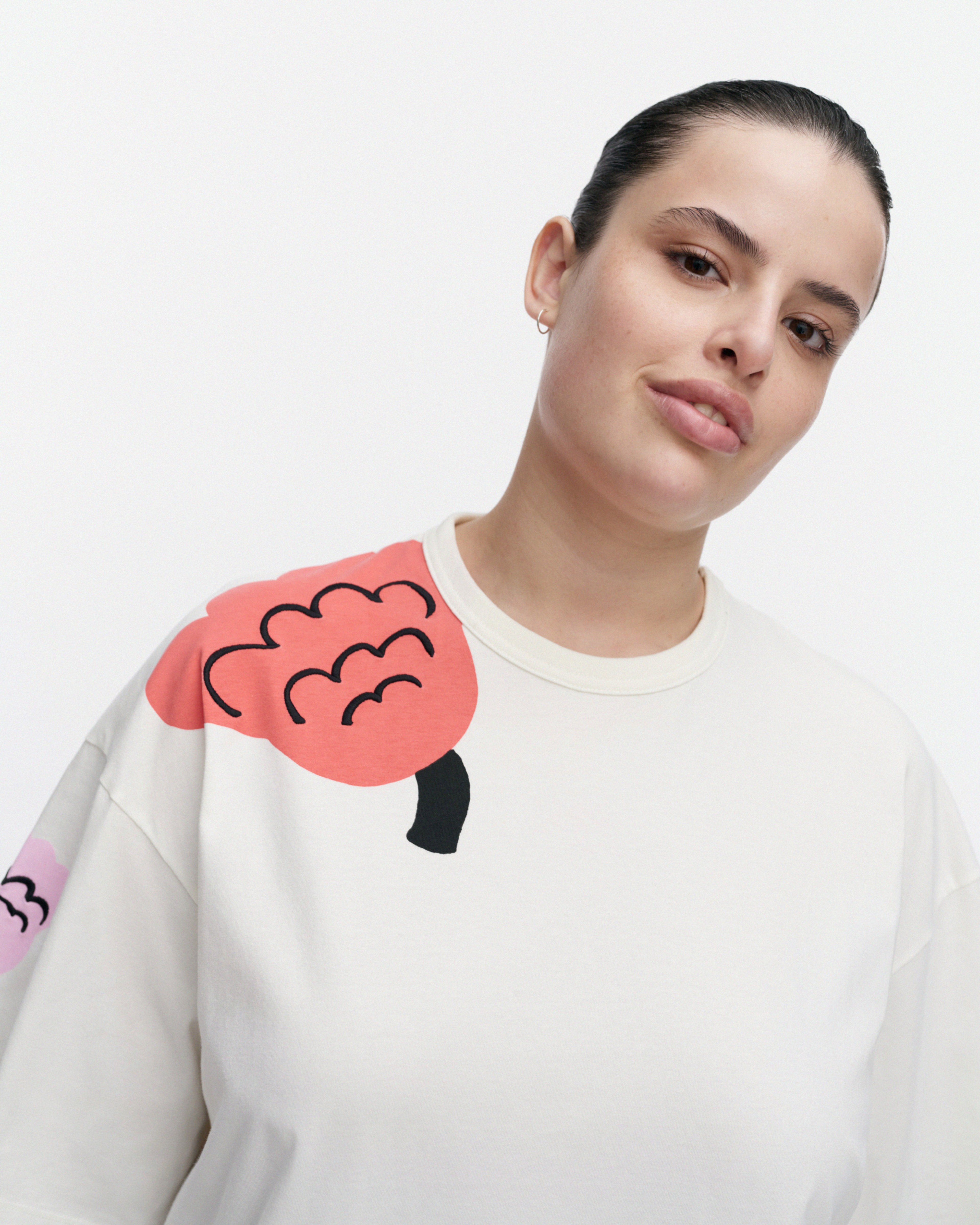 Puhua Kukasta Kukkaan Placement, T-shirt, white, light pink, red,