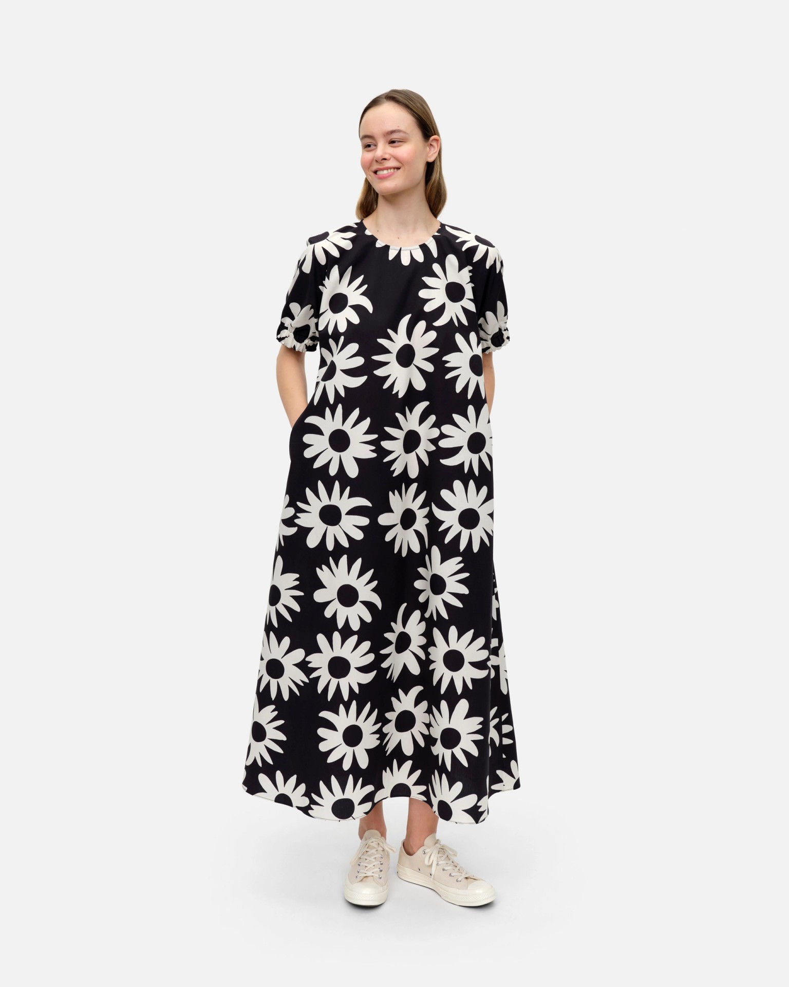 Veroinen Rakastaa ei rakasta, Puuvillamekko, musta, luonnonvalkoinen,