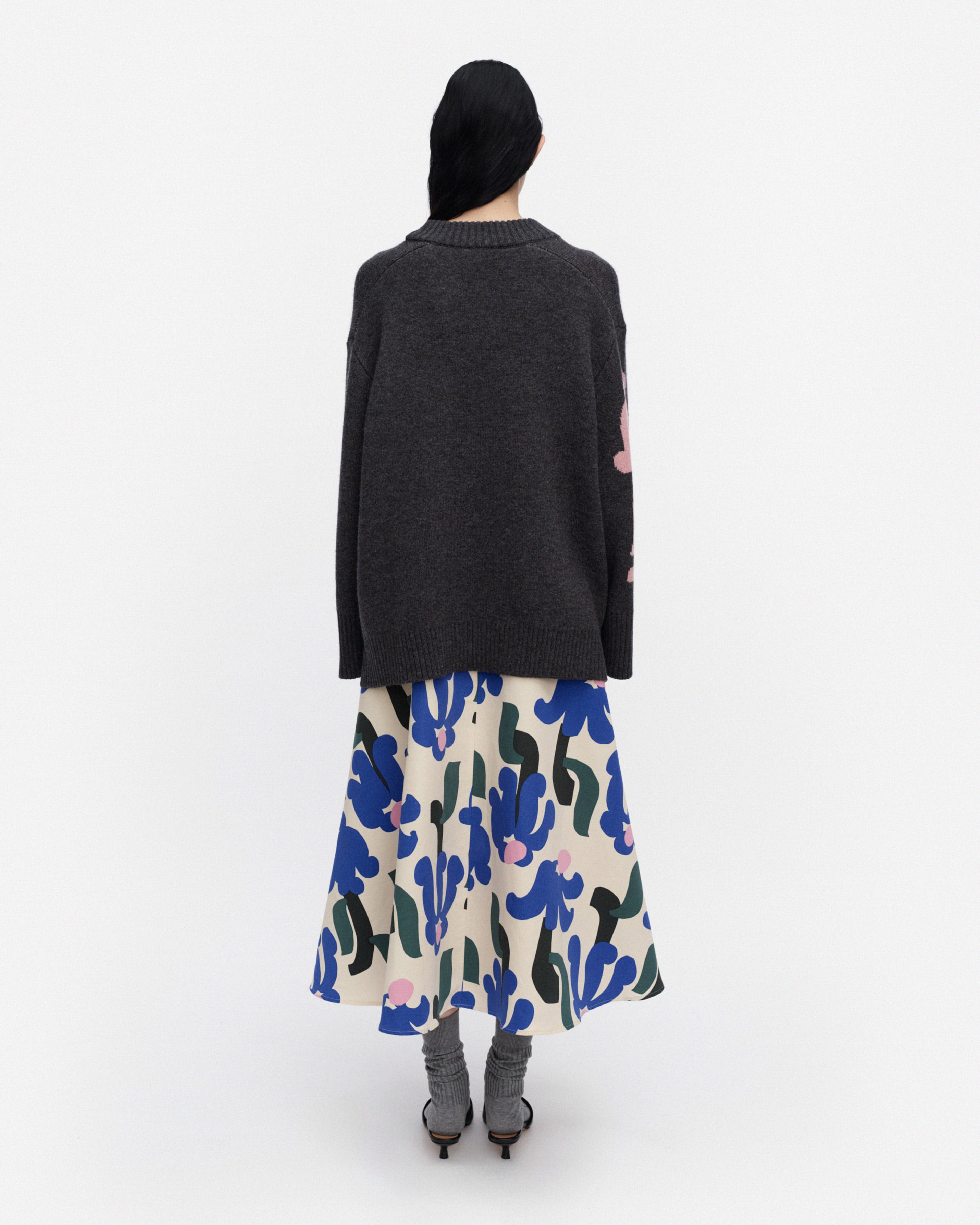 Kartakteri Kukkahattu, Knitted pullover, dark grey, light pink,