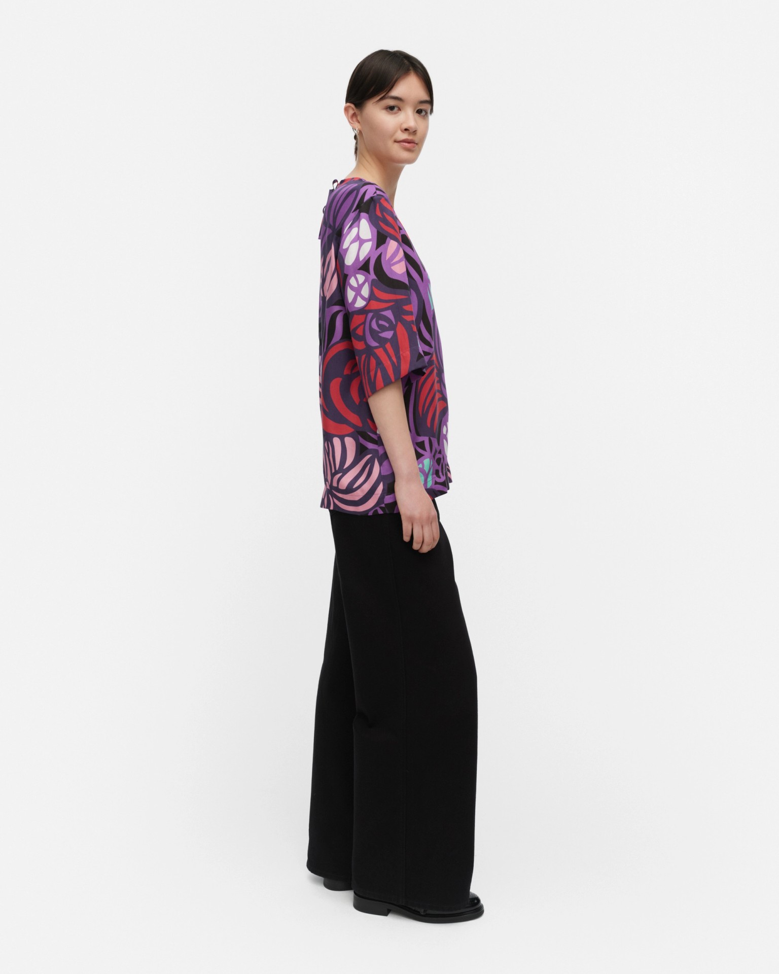Toinen Torstai, Shirt, violet, red, pink, black,