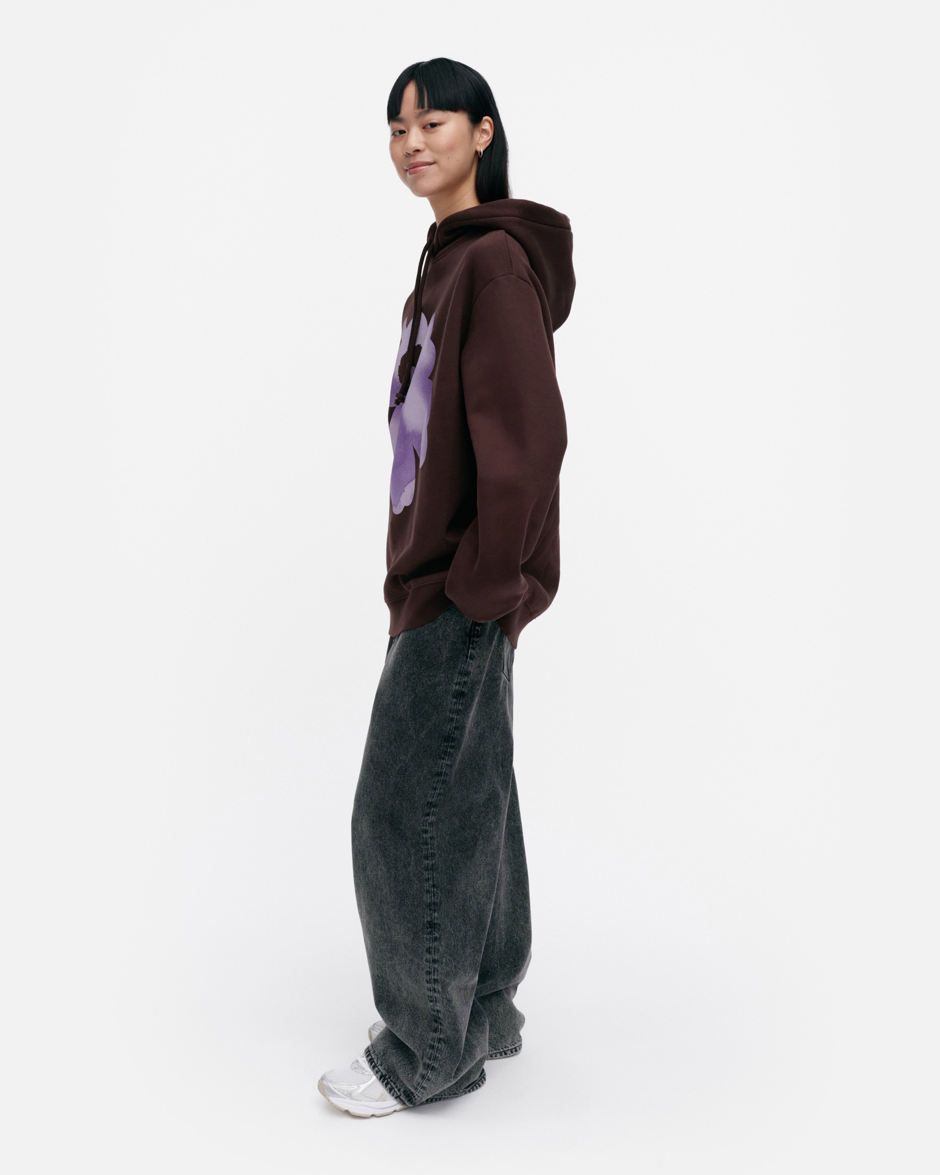 Runoja Unikko Placement, Kioski hoodie, dark brown, lilac,