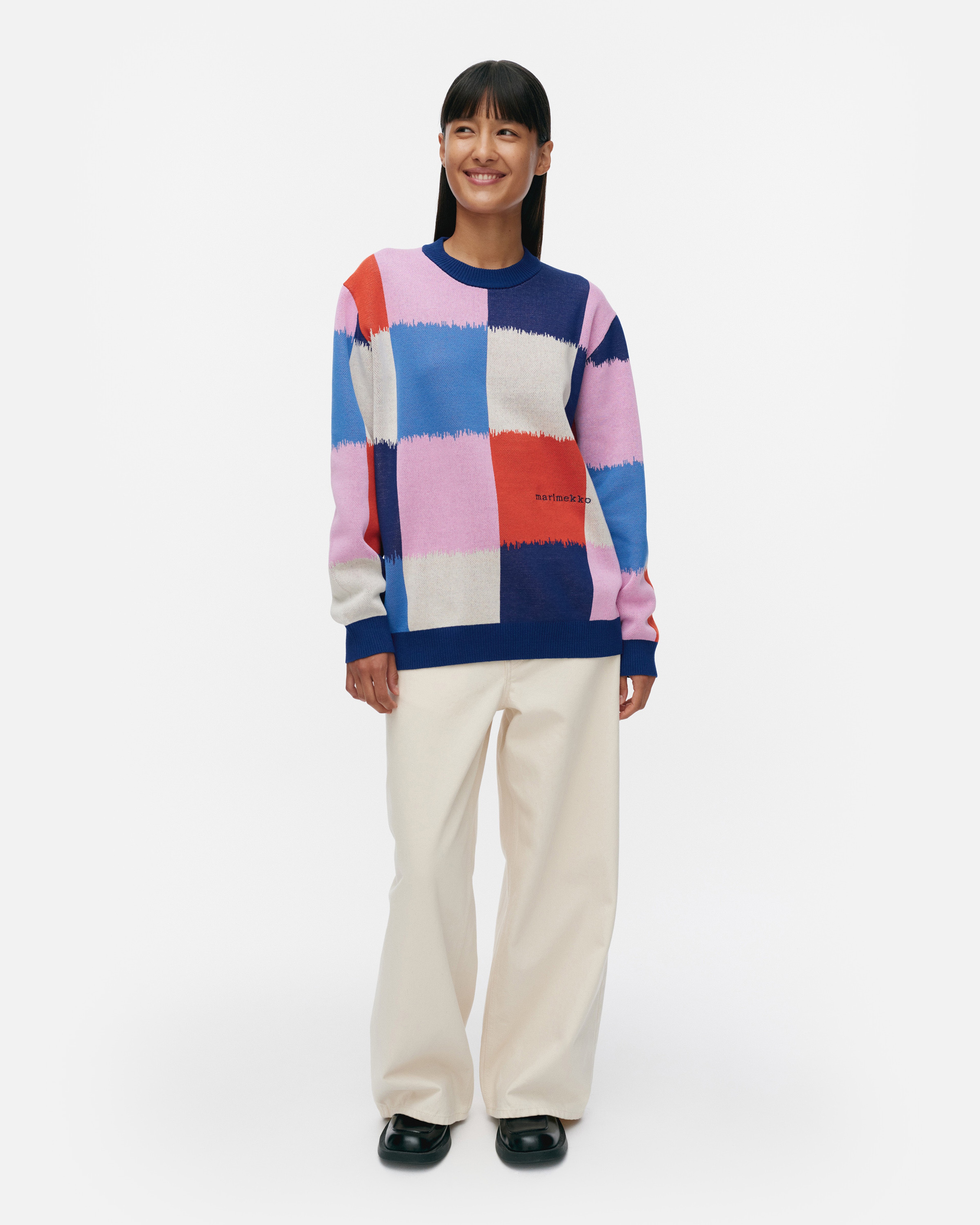 Lasi Ostjakki, Kioski neulepusero, t.sininen, punainen, l.valk.,