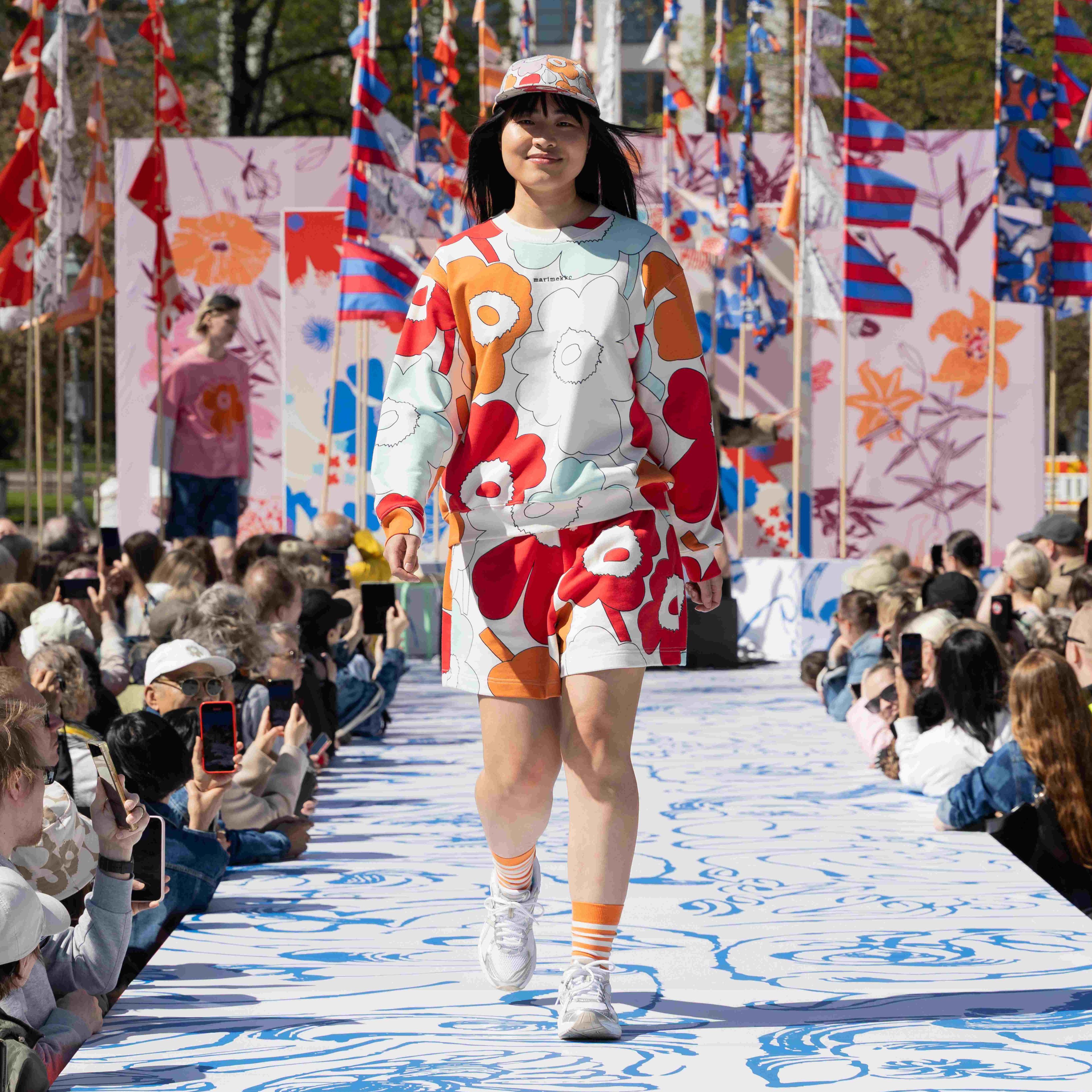 Model wearing set in Unikko print.