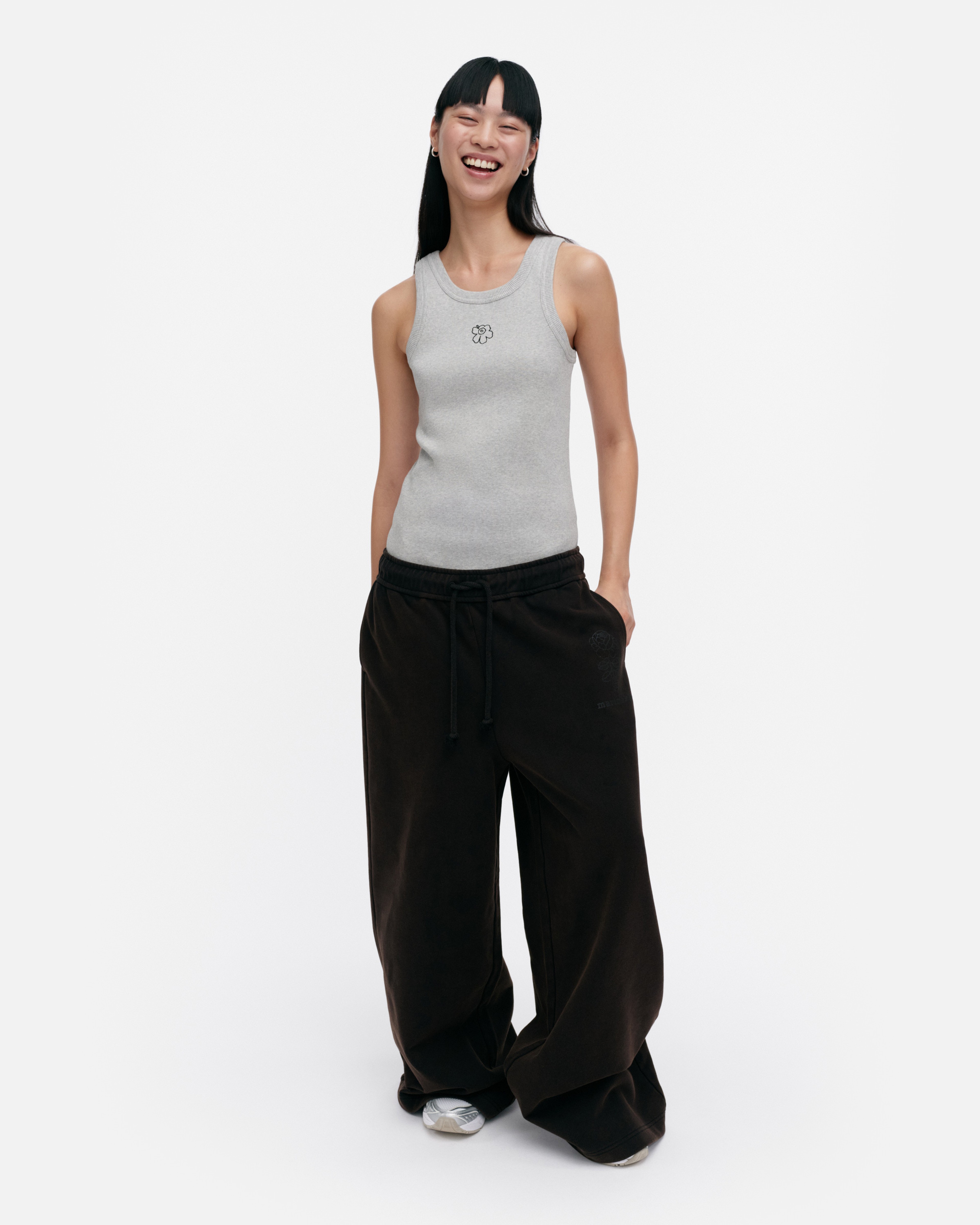 Puuska Vihkiruusu placement, Kioski sweatpants, dark brown, grey,