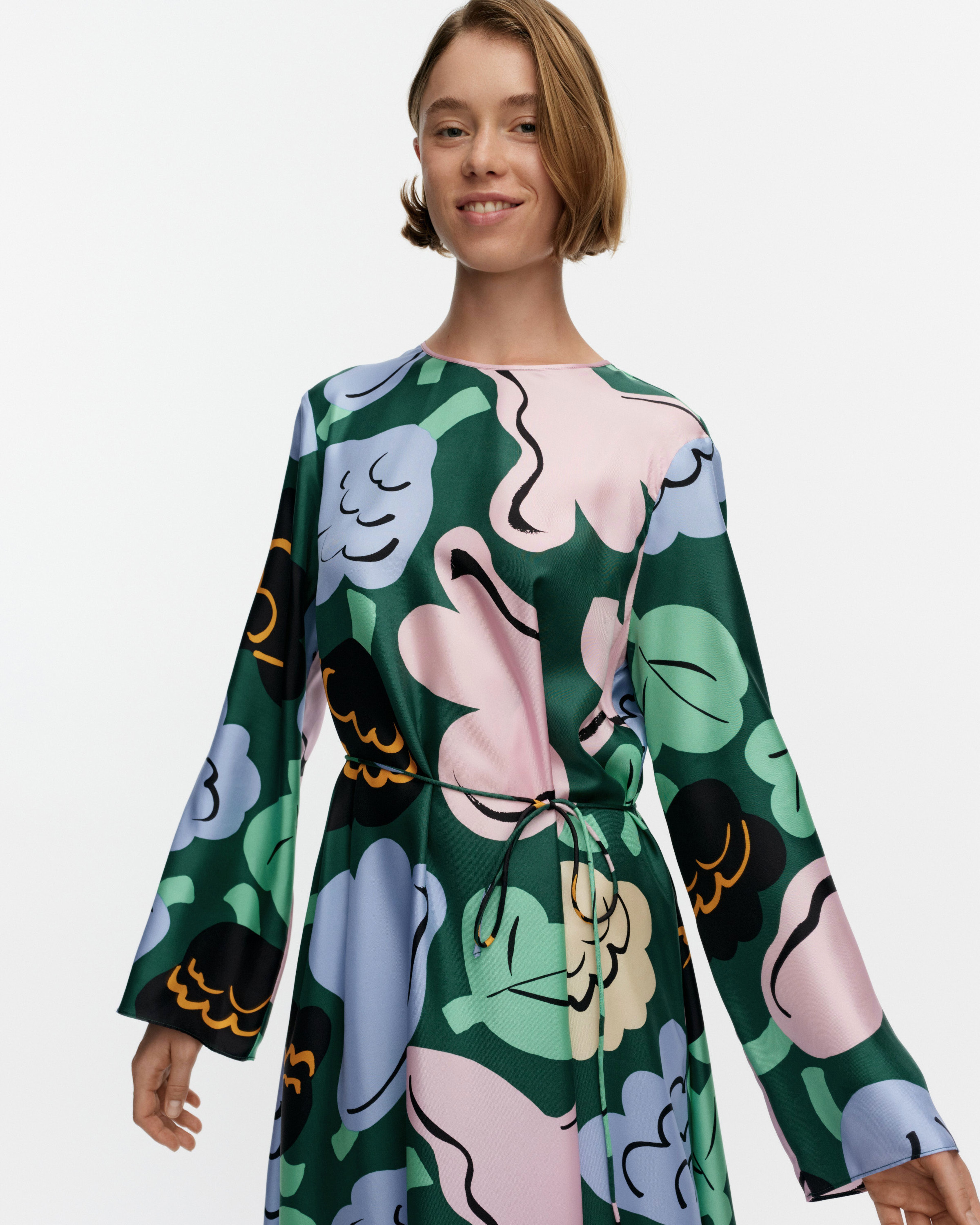 Kaunista Kukasta Kukkaan Silk dress