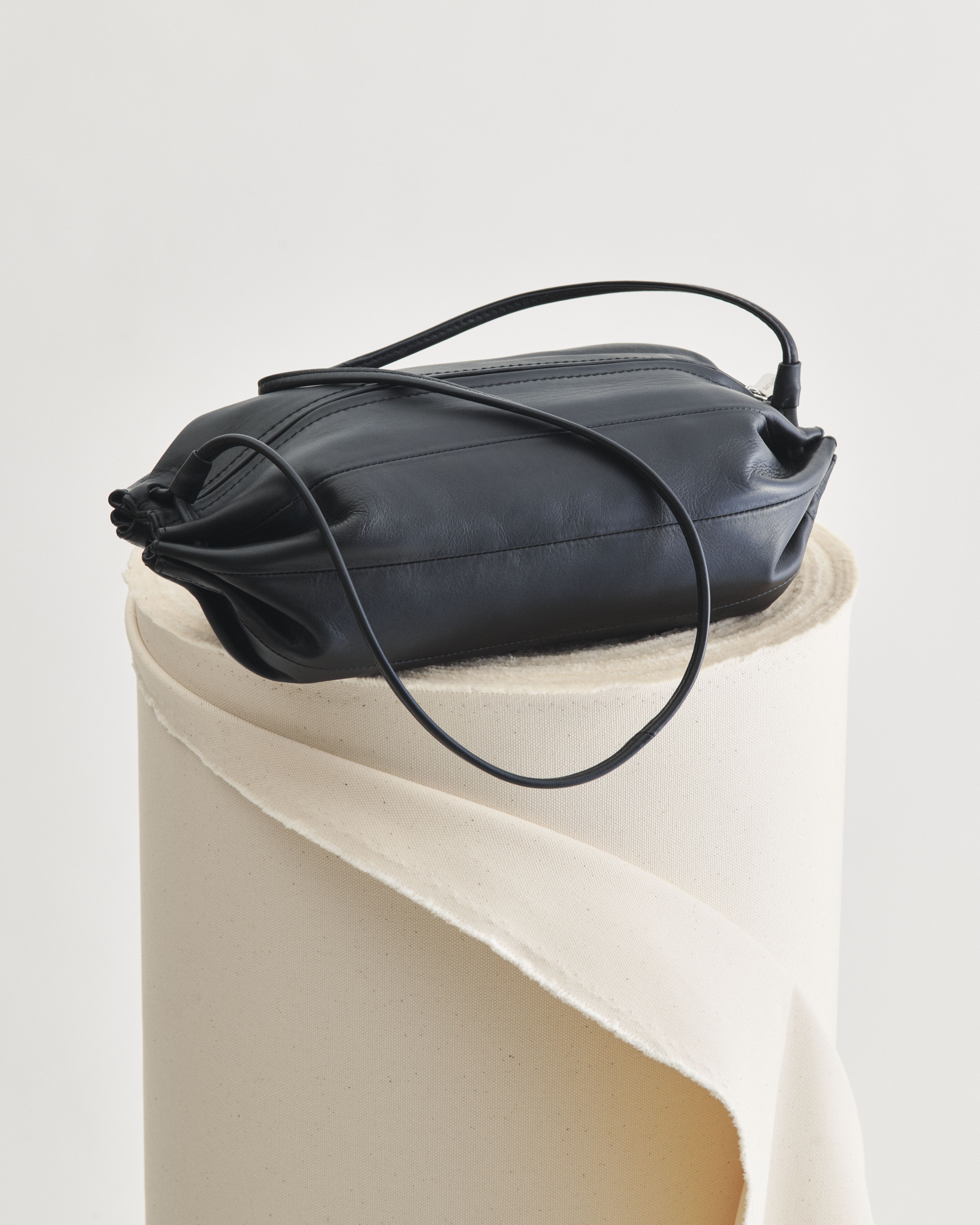 Premium leather bag Karla | Marimekko