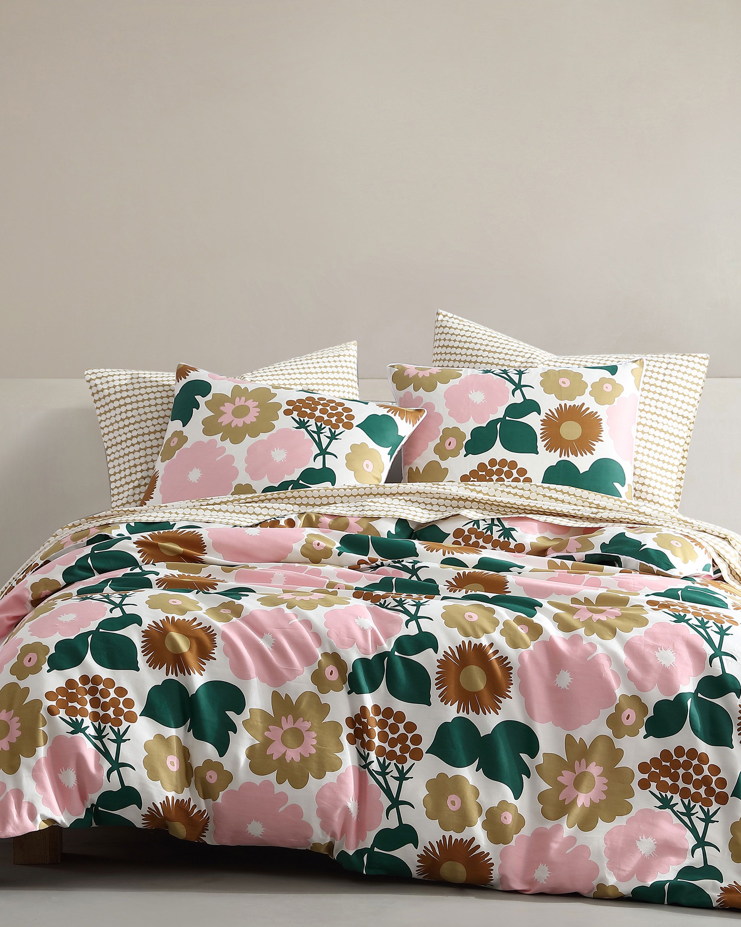 Pieni Kukkatori King Duvet Cover and Sham set