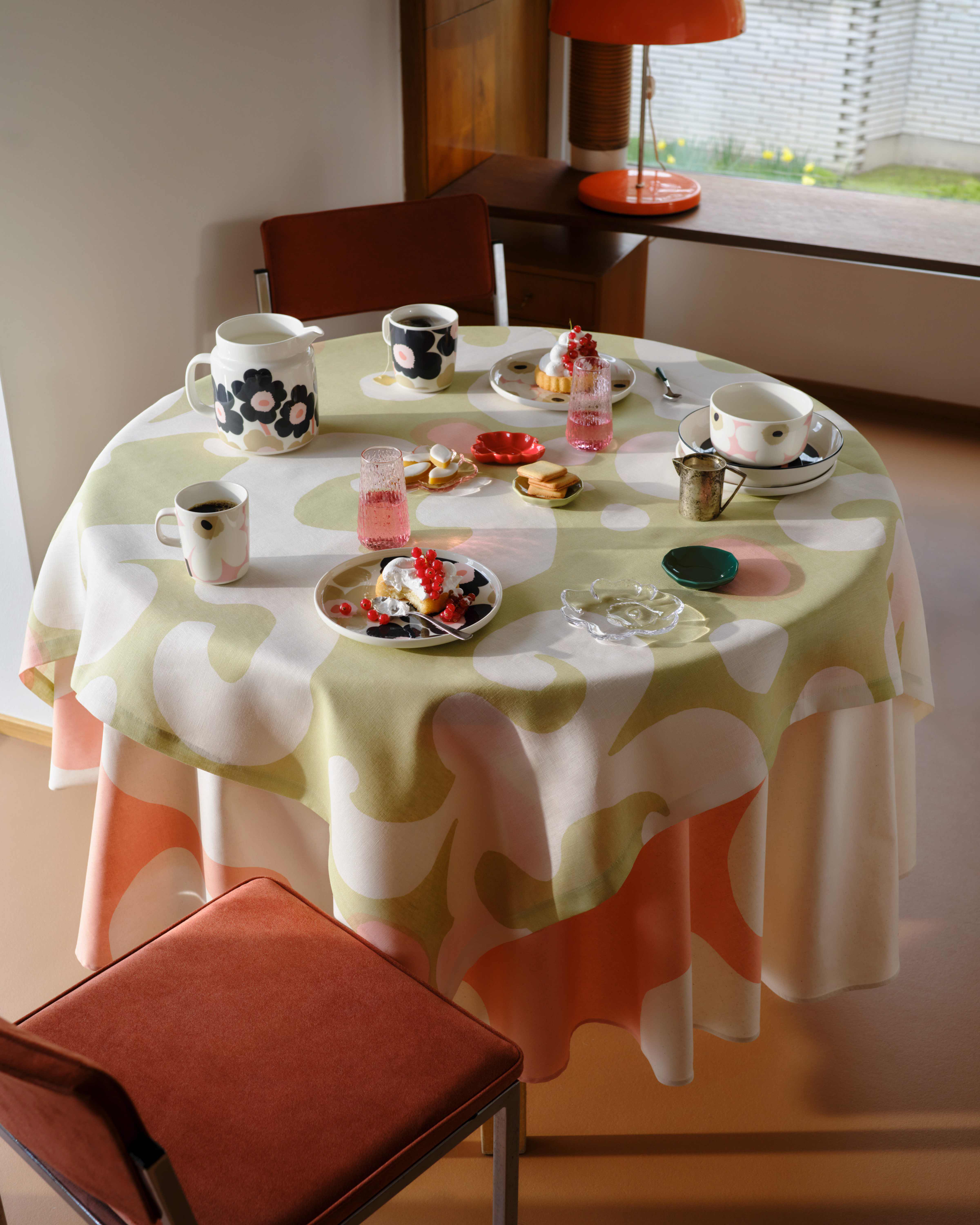 Sukat makkaralla Pitcher 1 l | Marimekko