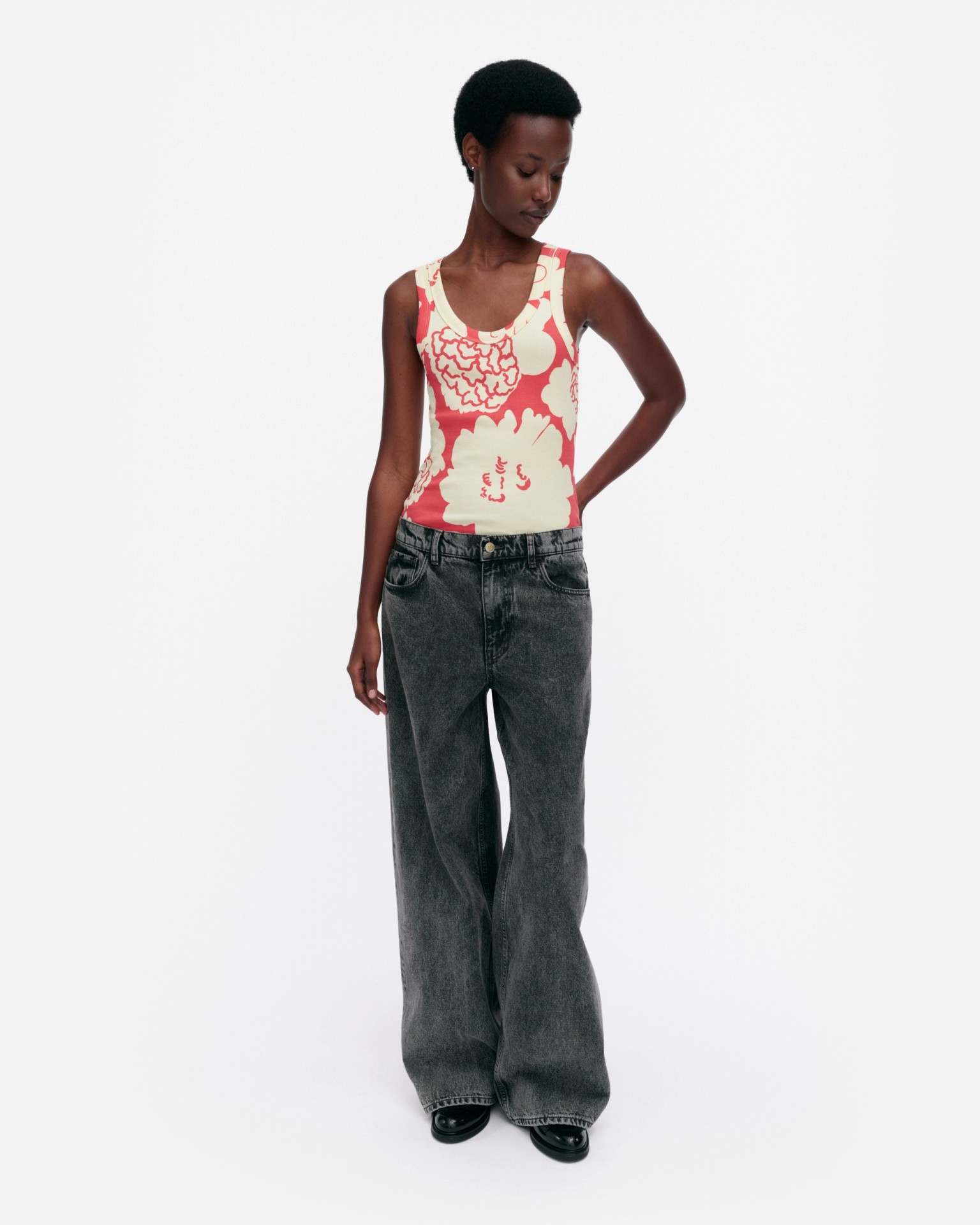 Punos Pioni, Top, light yellow, red,