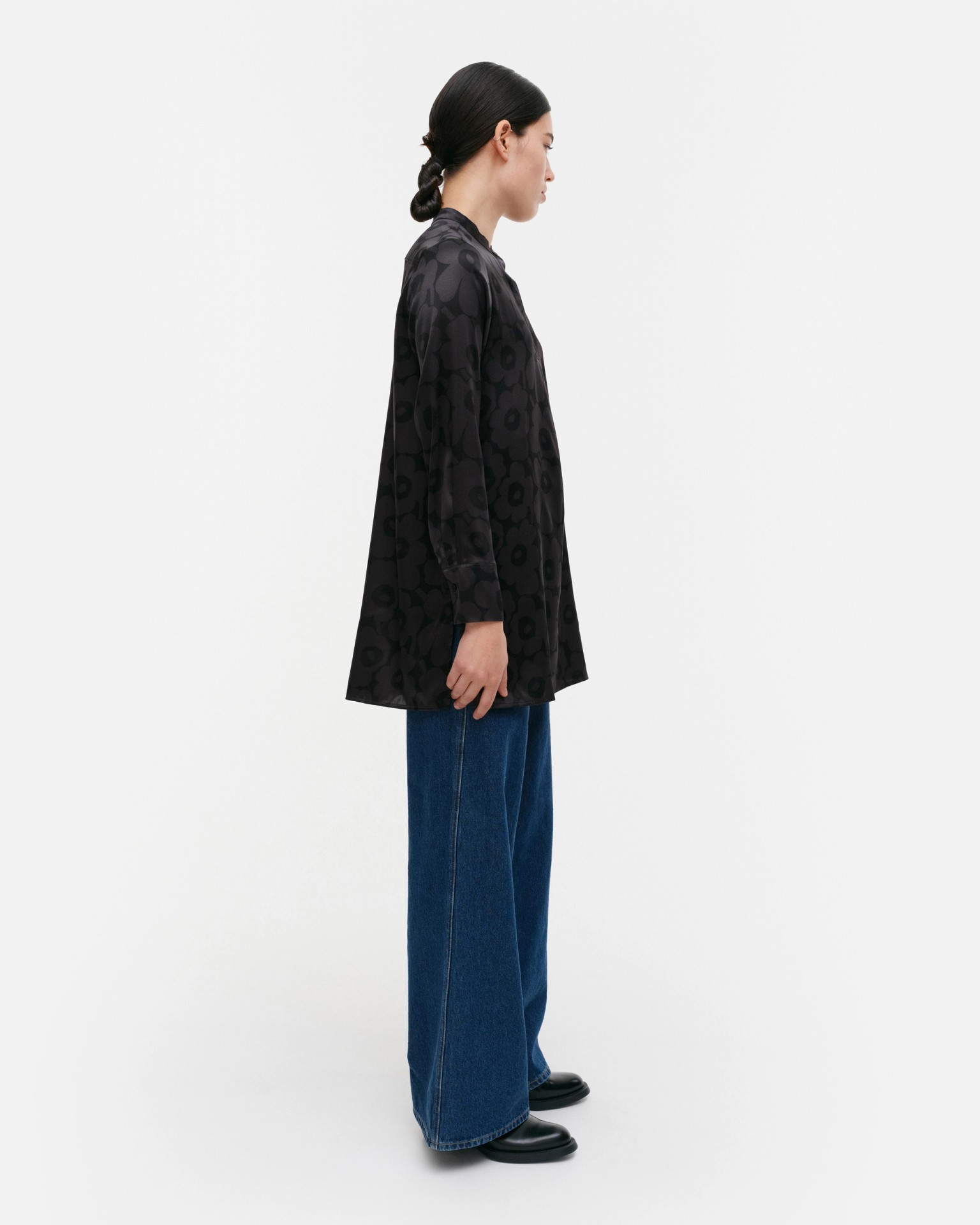 Tiina Unikko, Silk tunic, dark grey, black,