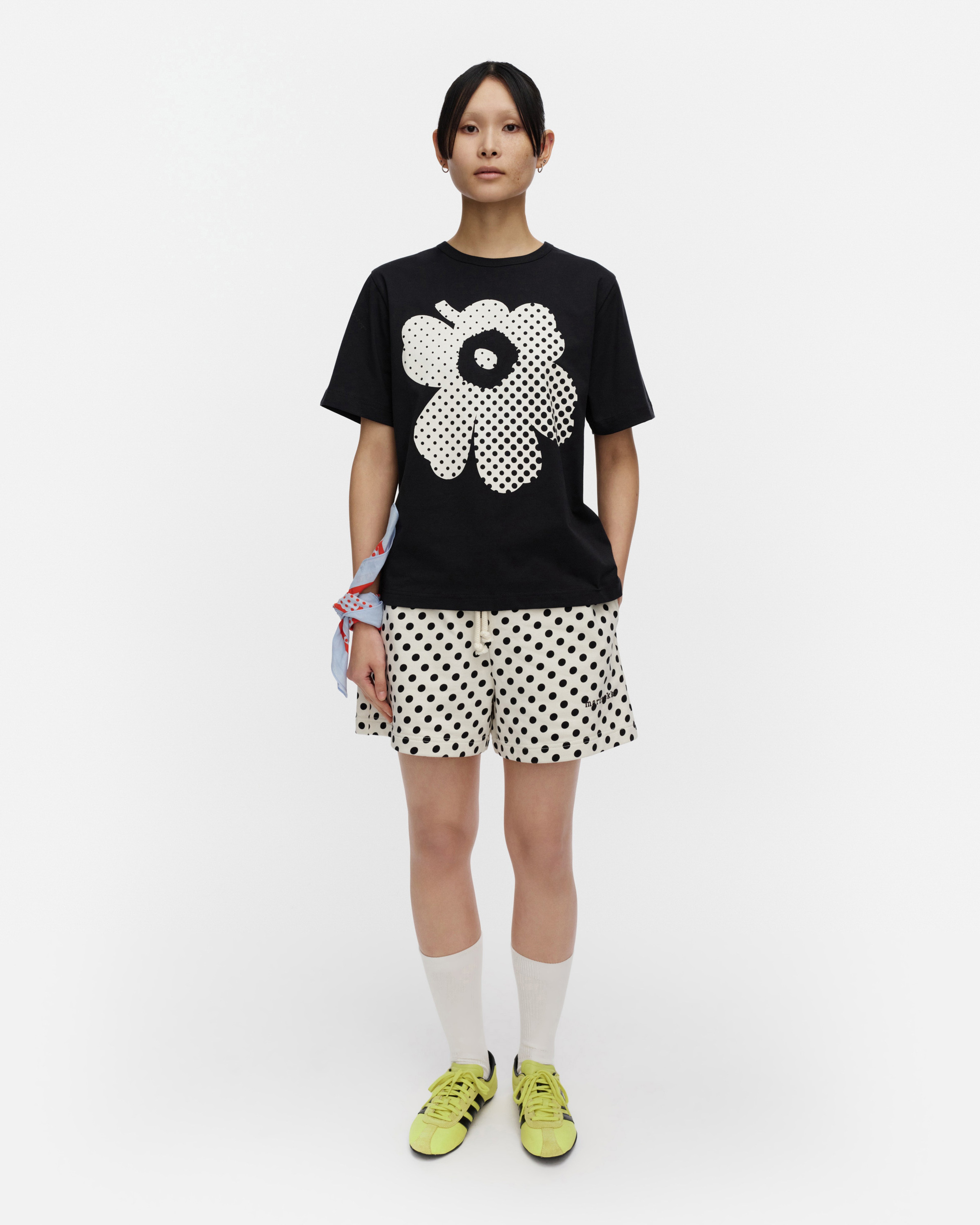 Erna Unikko Placement, Kioski t-shirt, black, off white,